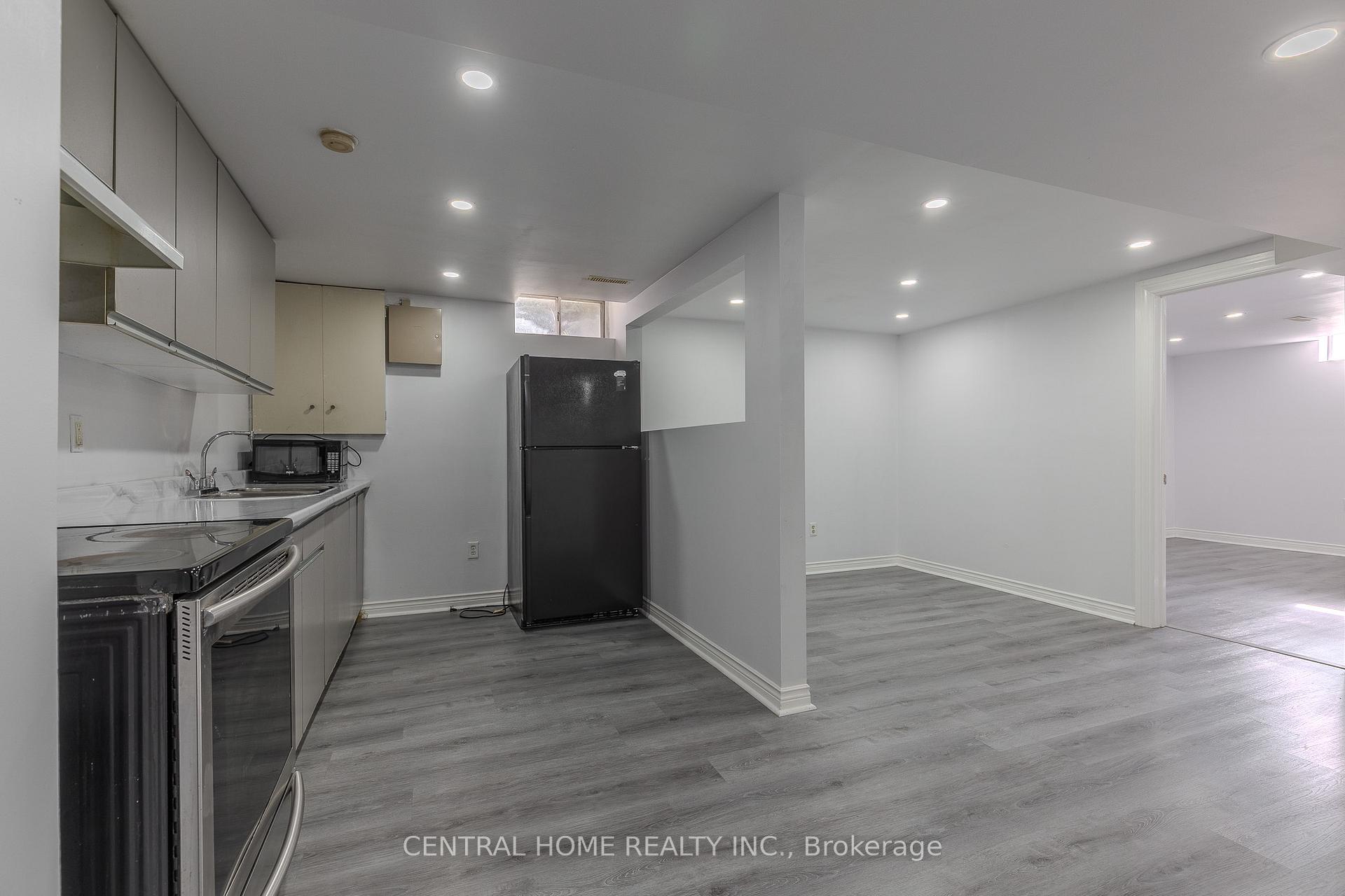 Photo 4 of 149 Terrosa Road, Markham, Middlefield — HOMEH