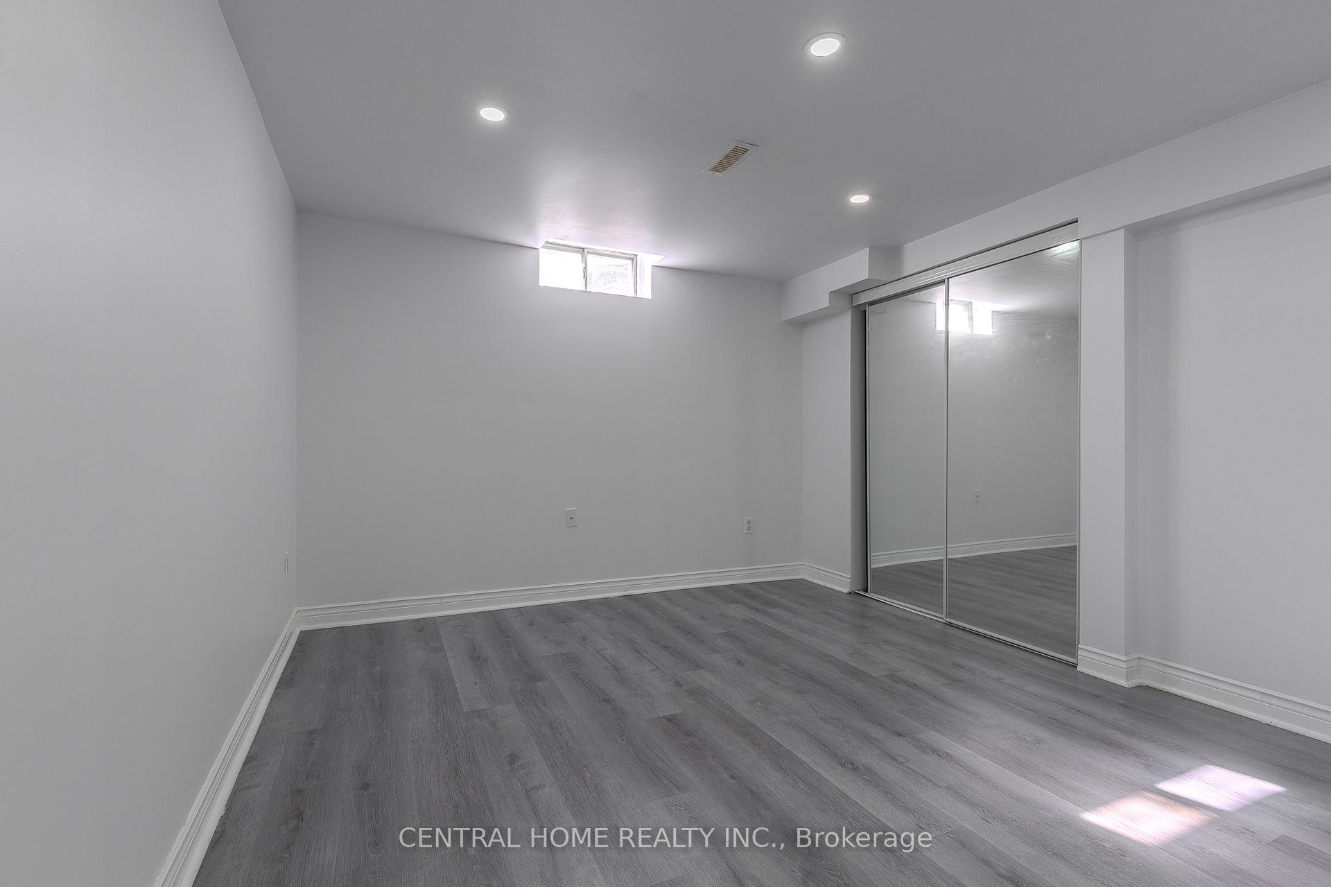 Photo 5 of 149 Terrosa Road, Markham, Middlefield — HOMEH