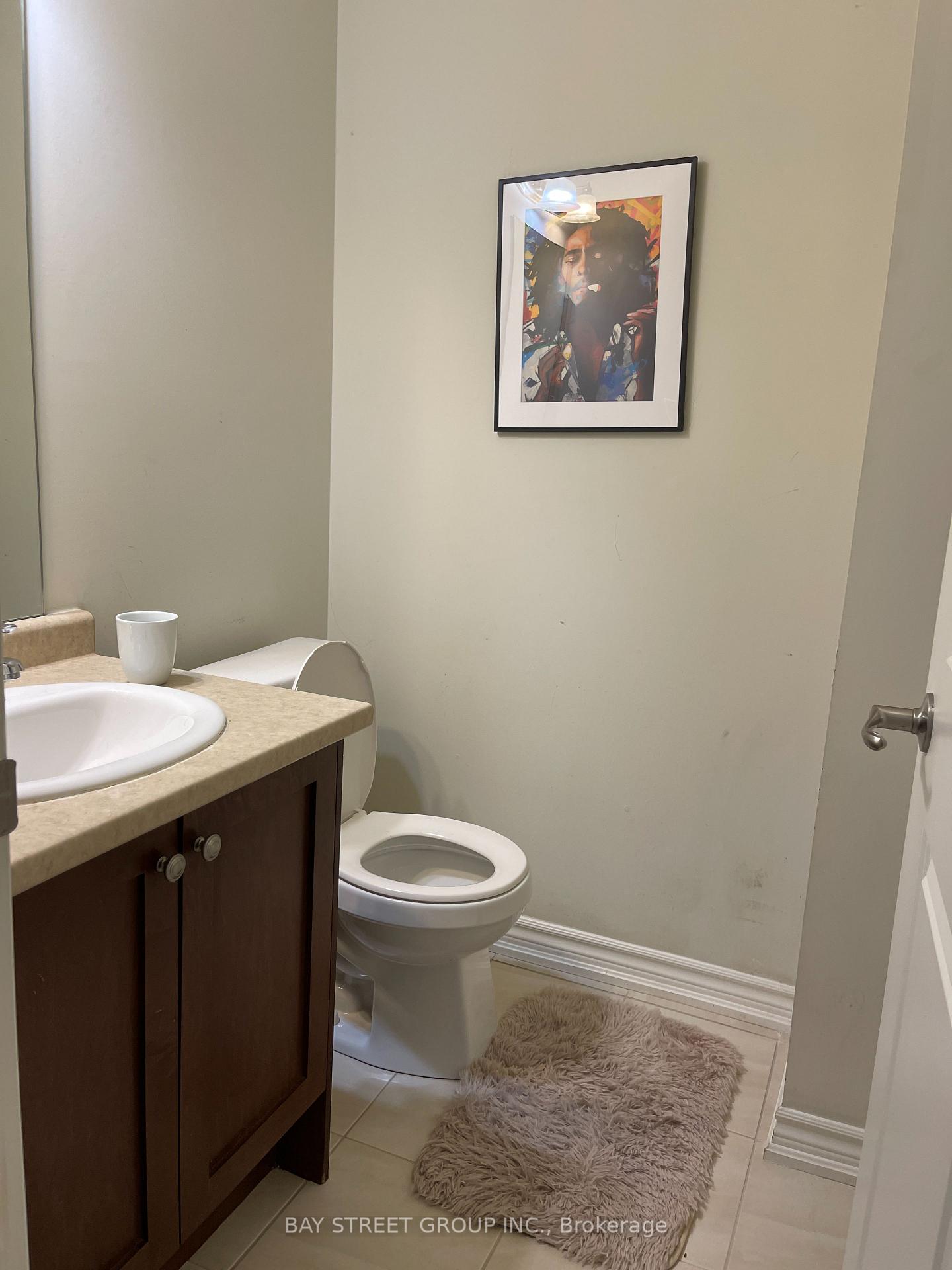 Photo 11 of 32 Borers Creek Circle, Hamilton, Waterdown — HOMEH