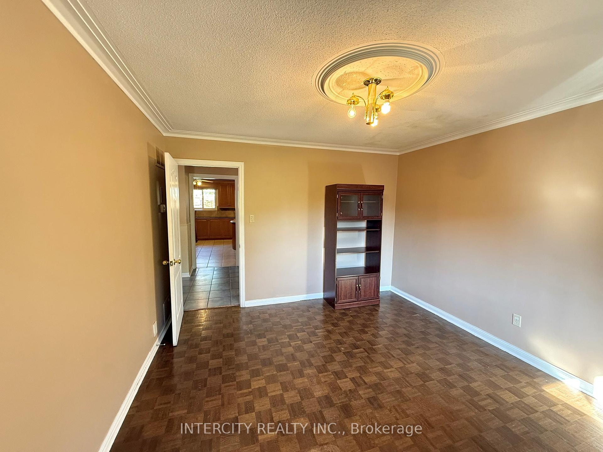 Photo 15 of Unit Main & 2nd Flr, 18 Glen Cameron Road, Markham, Thornhill — HOMEH