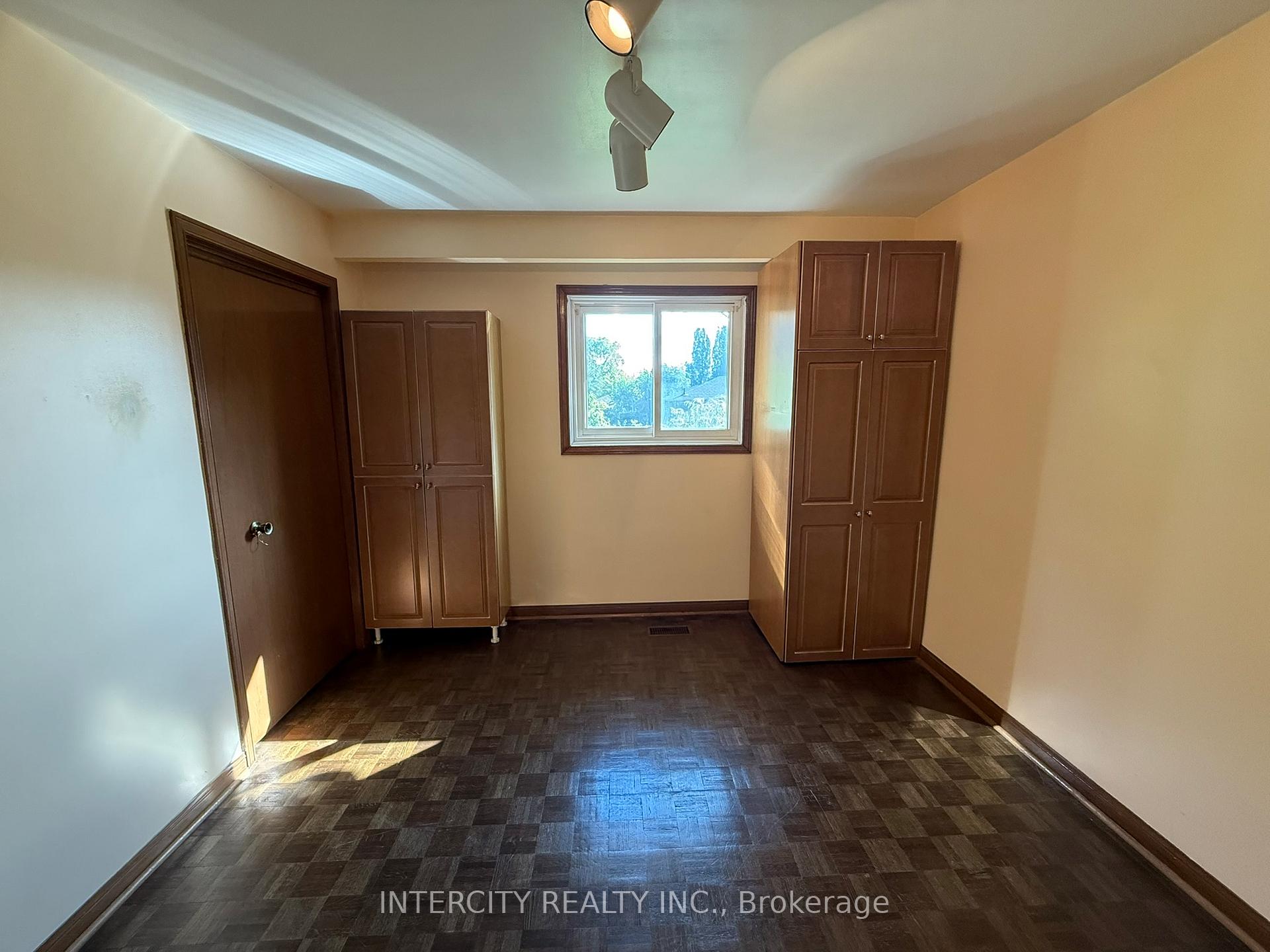 Photo 12 of Unit Main & 2nd Flr, 18 Glen Cameron Road, Markham, Thornhill — HOMEH