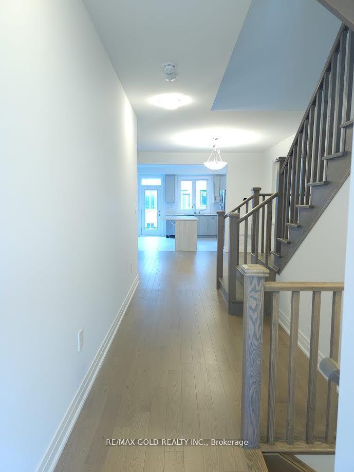 Photo 7 of 1459 Whitlock Avenue, Milton, Bowes — HOMEH
