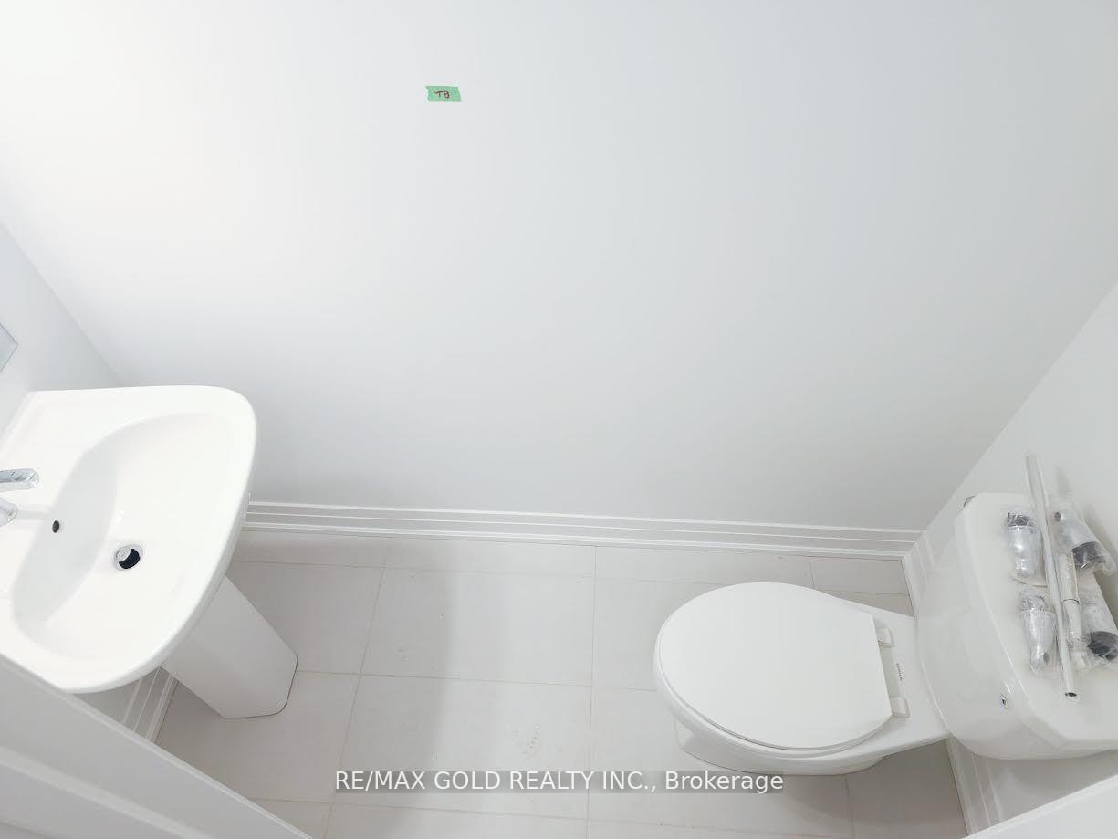 Photo 13 of 1459 Whitlock Avenue, Milton, Bowes — HOMEH