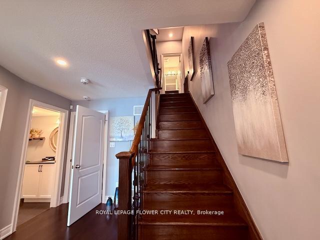 Photo 3 of 8597 Financial Drive, Brampton, Bram West — HOMEH