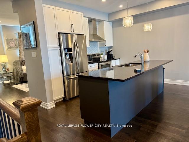 Photo 11 of 8597 Financial Drive, Brampton, Bram West — HOMEH