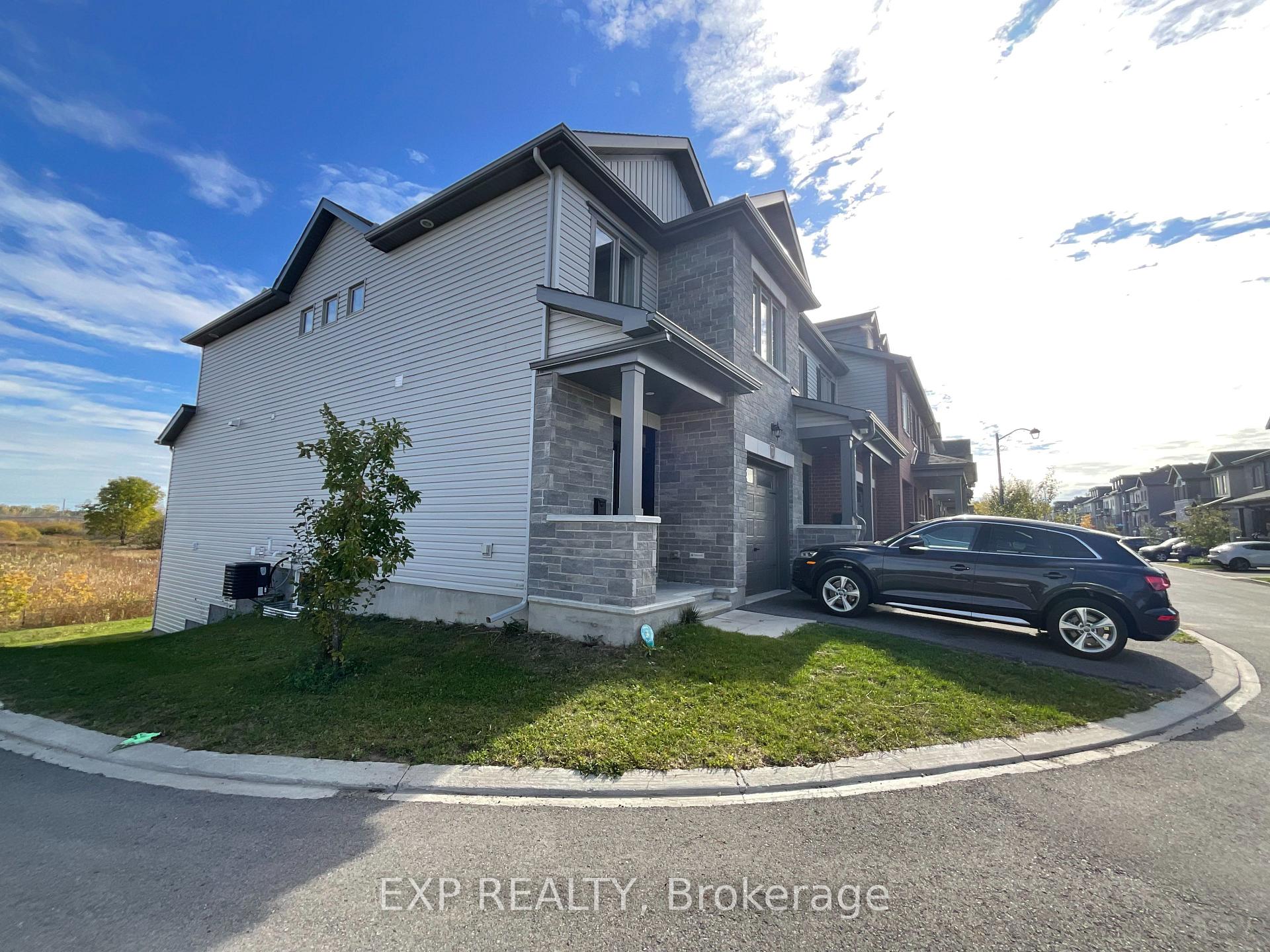 Photo 2 of 776 Dearborn Private, Ottawa, Blossom Park/Kemp Park/Findlay Creek — HOMEH