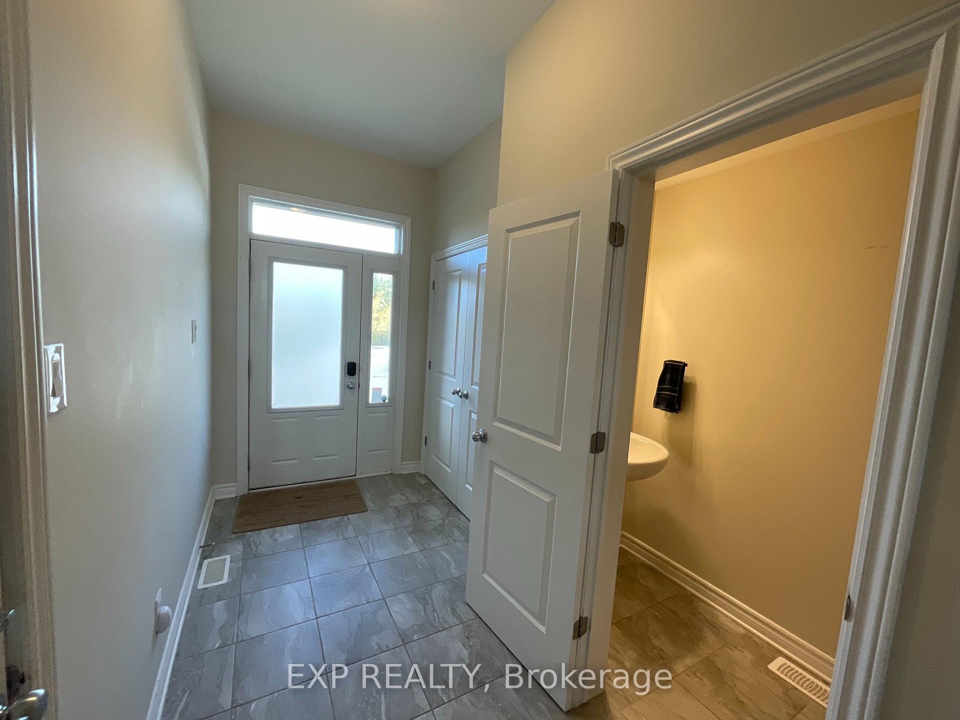 Photo 6 of 776 Dearborn Private, Ottawa, Blossom Park/Kemp Park/Findlay Creek — HOMEH