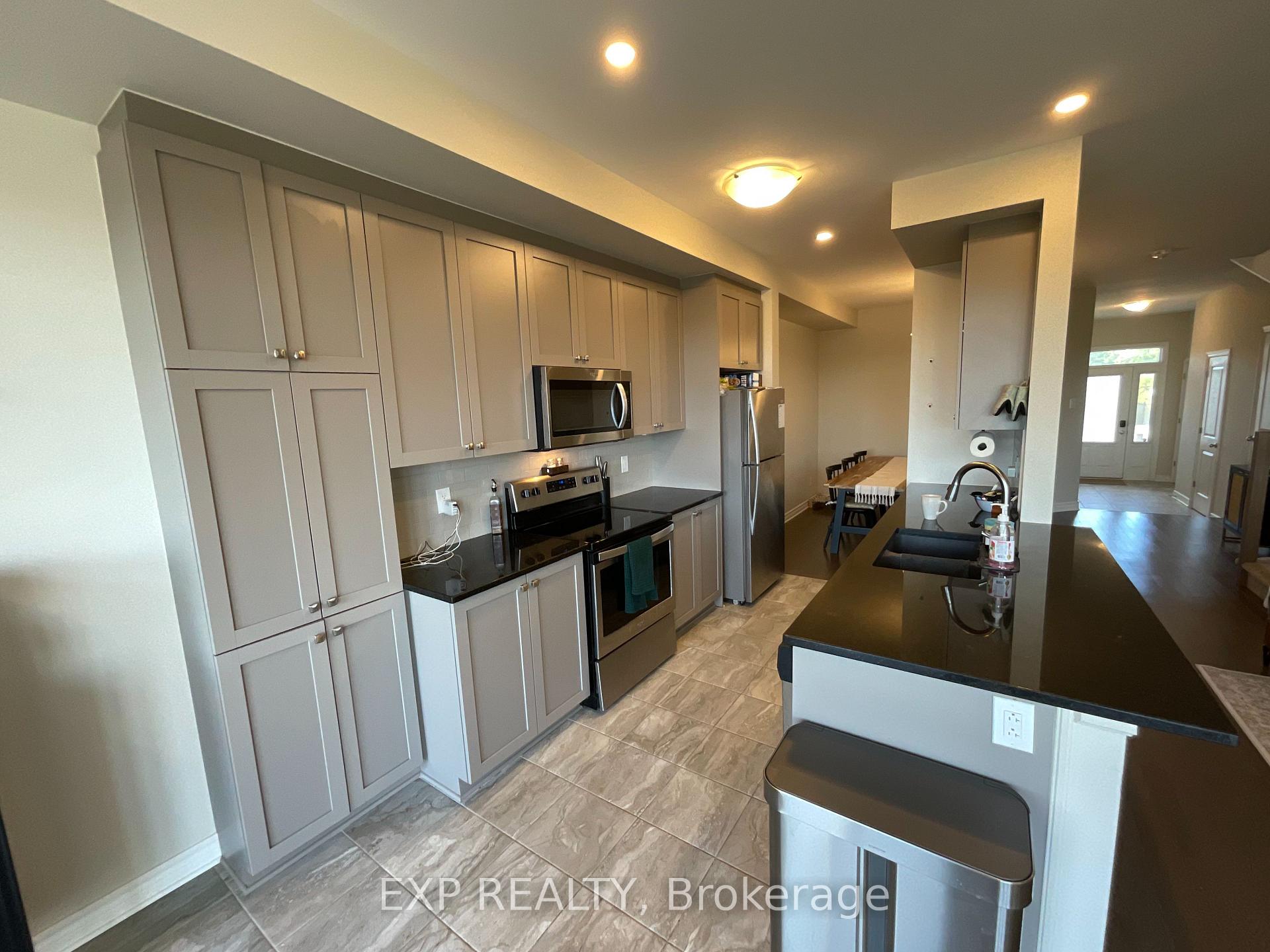 Photo 9 of 776 Dearborn Private, Ottawa, Blossom Park/Kemp Park/Findlay Creek — HOMEH