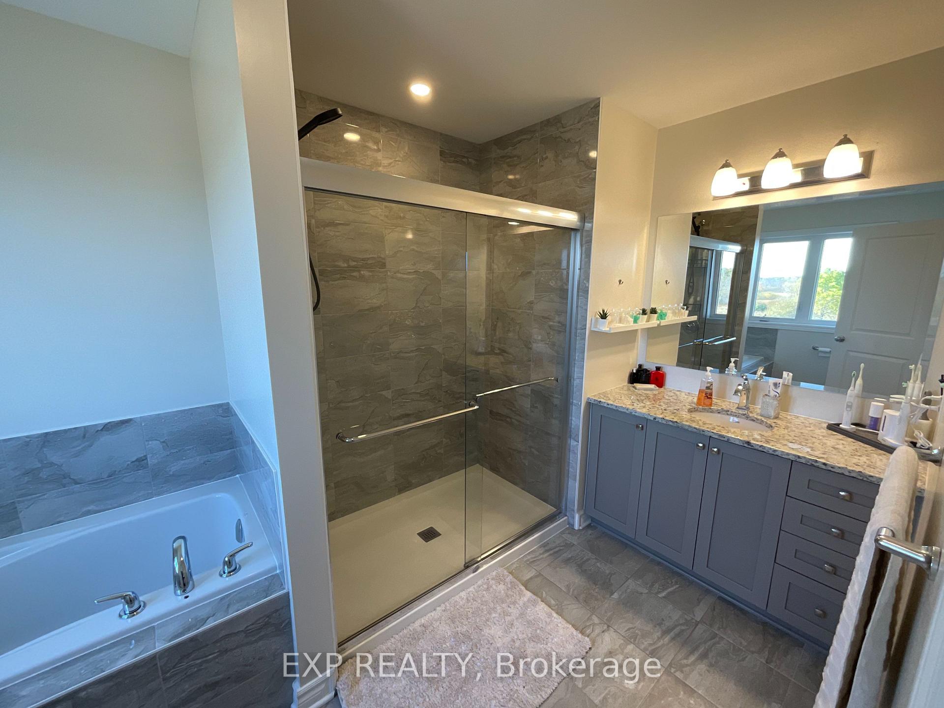 Photo 11 of 776 Dearborn Private, Ottawa, Blossom Park/Kemp Park/Findlay Creek — HOMEH