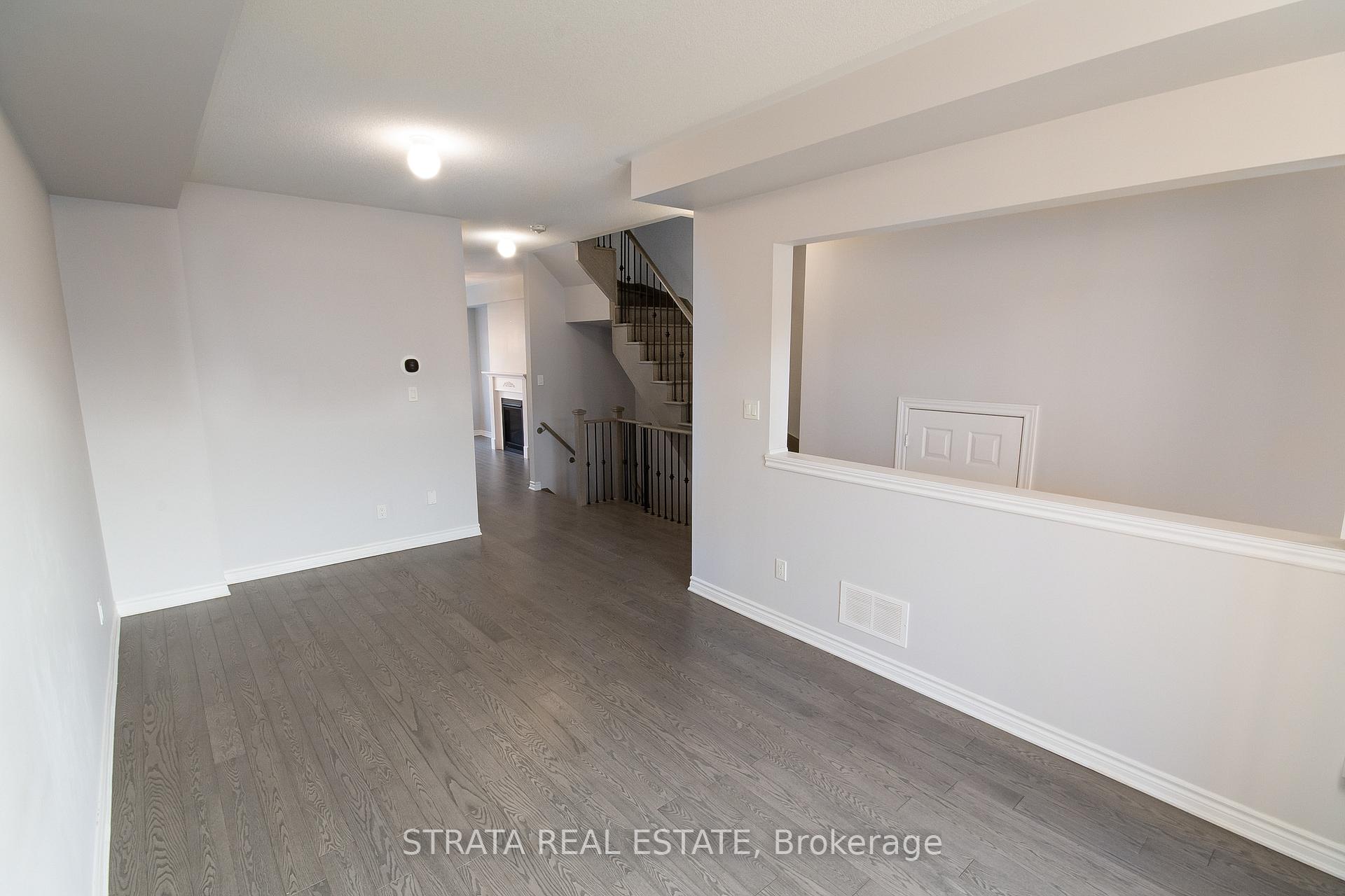 Photo 3 of 59 Farooq Boulevard, Vaughan, Vellore Village — HOMEH