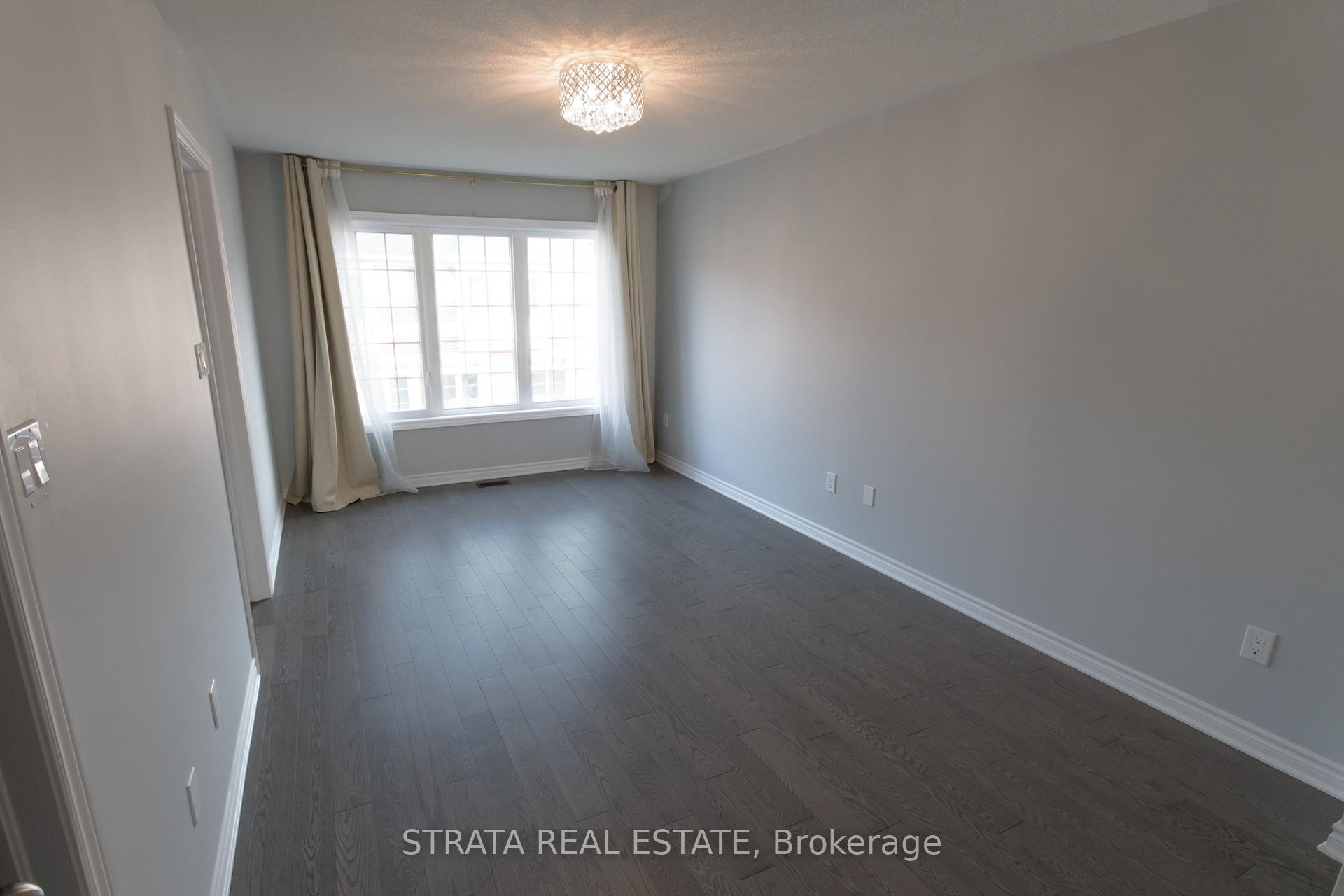 Photo 5 of 59 Farooq Boulevard, Vaughan, Vellore Village — HOMEH