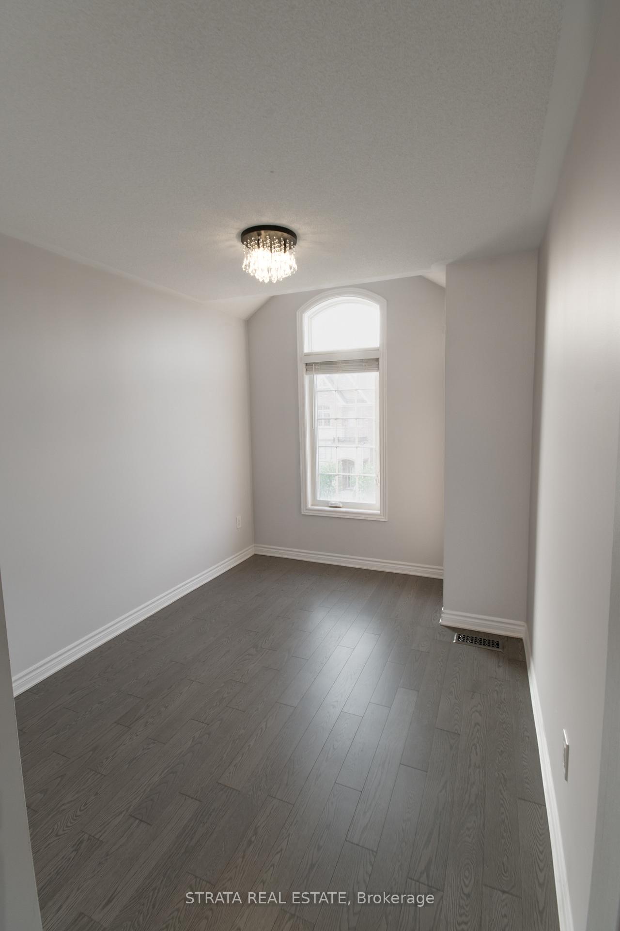 Photo 15 of 59 Farooq Boulevard, Vaughan, Vellore Village — HOMEH