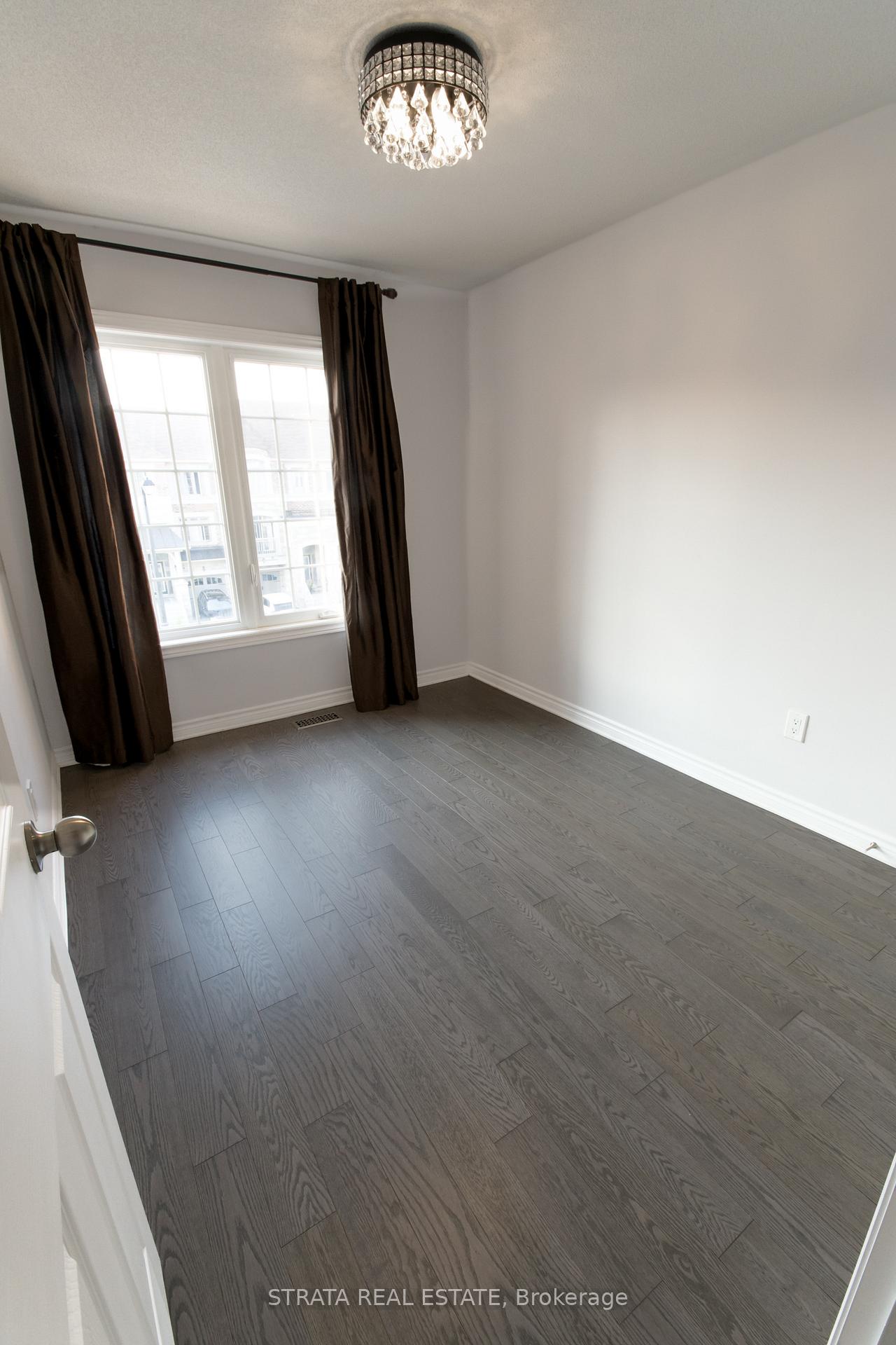 Photo 12 of 59 Farooq Boulevard, Vaughan, Vellore Village — HOMEH