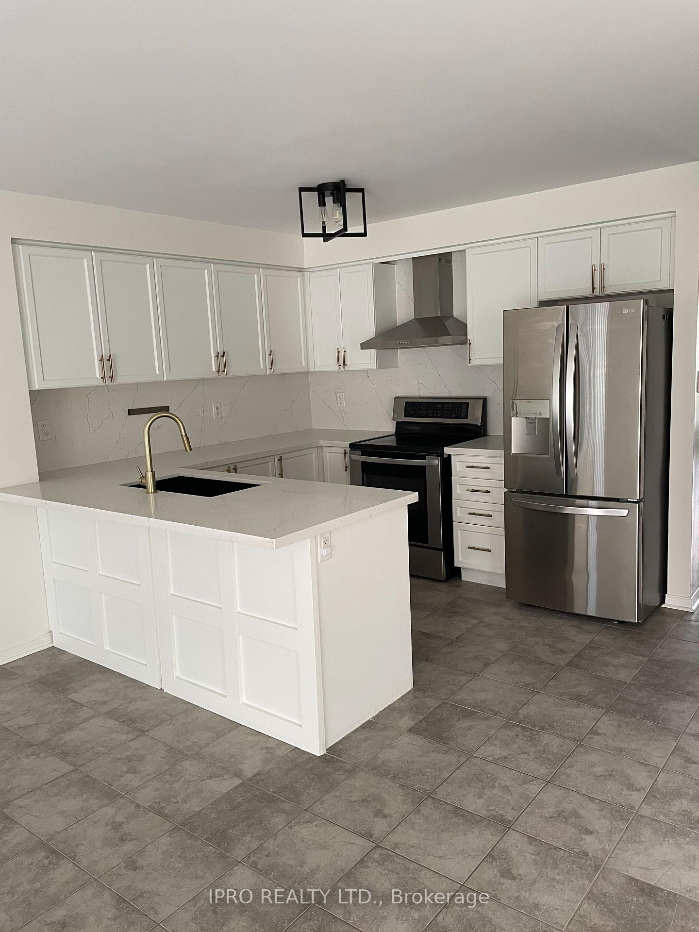 Photo 3 of 794 McCue Drive, Oshawa, Taunton — HOMEH
