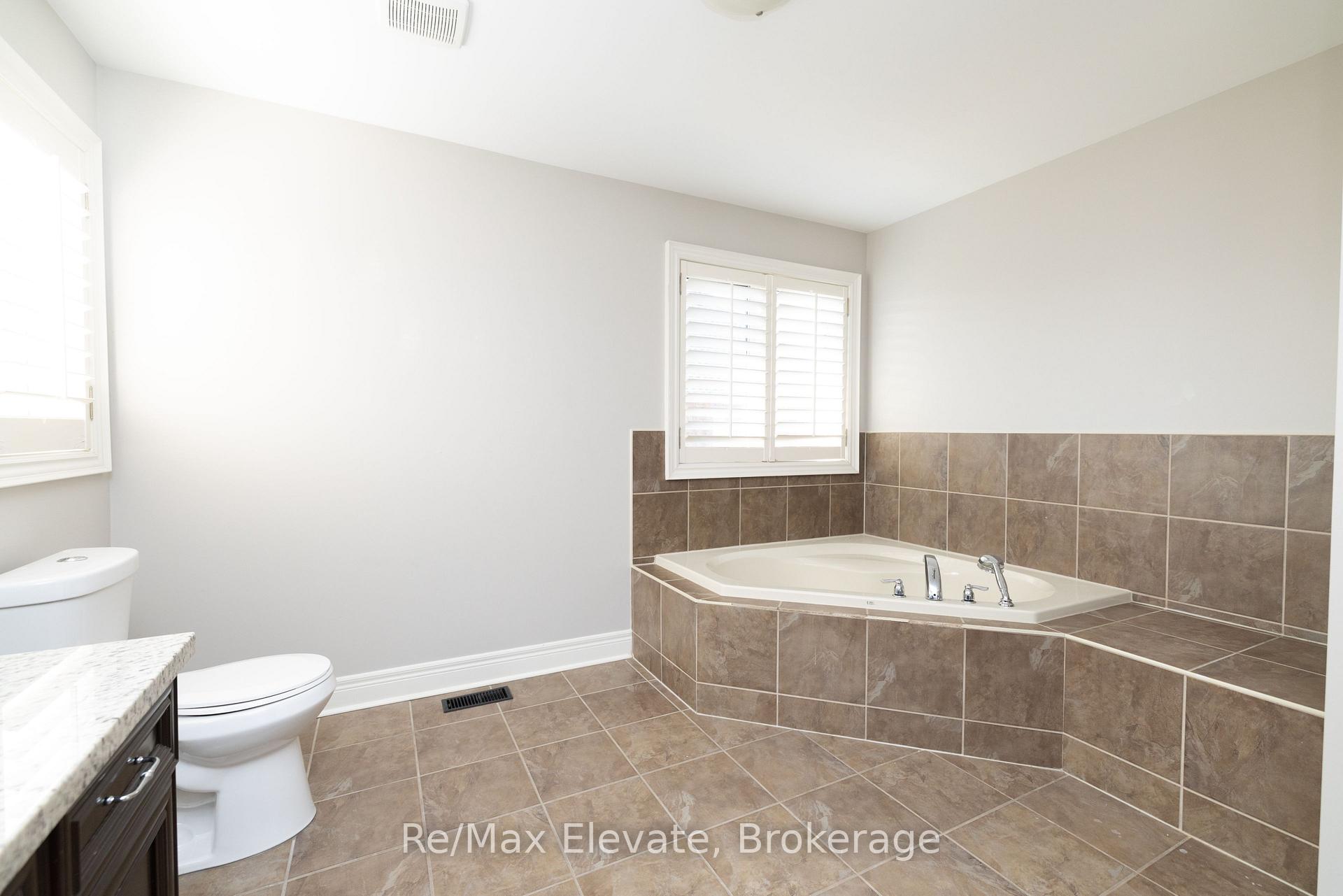 Photo 5 of 999 Coldstream Drive, Oshawa, Taunton — HOMEH