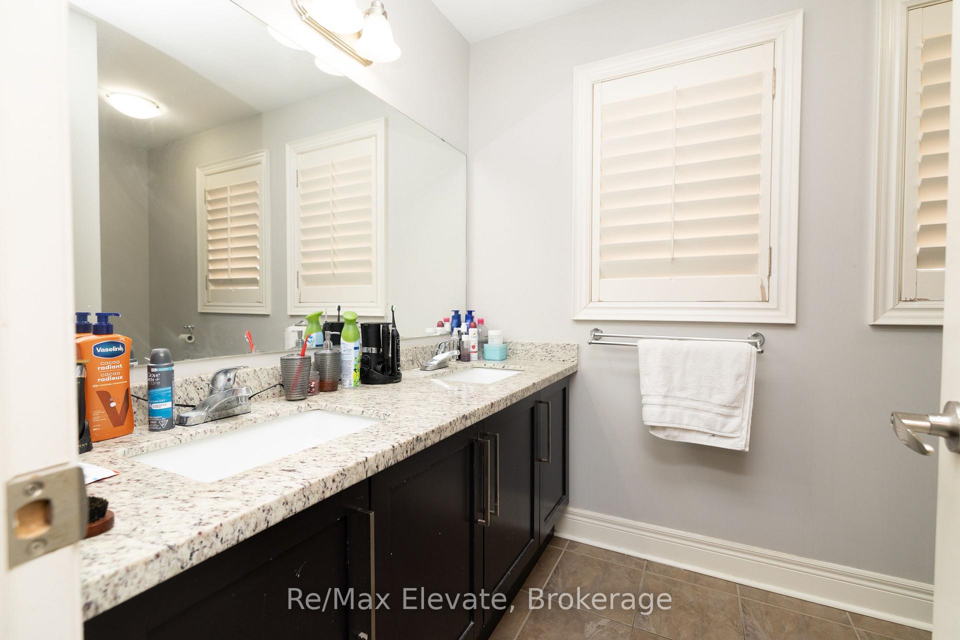 Photo 10 of 999 Coldstream Drive, Oshawa, Taunton — HOMEH