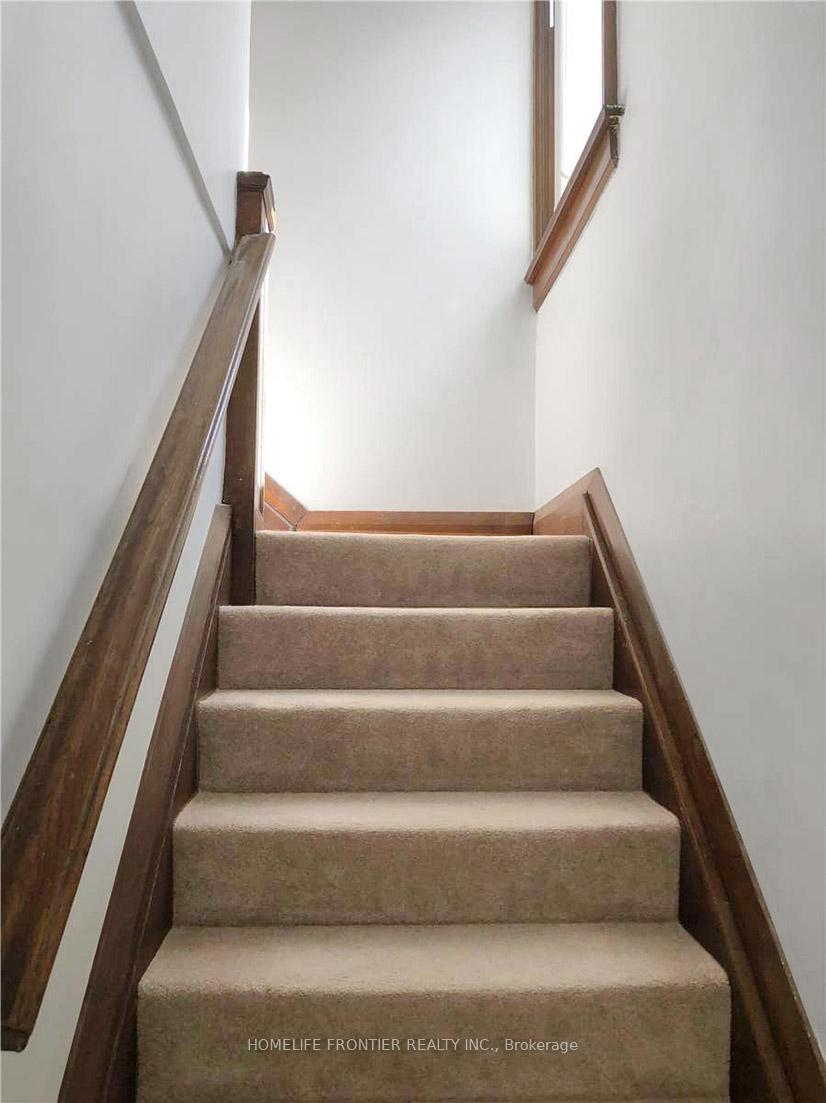 Photo 2 of Unit 2, 253 Keewatin Avenue, Toronto, Mount Pleasant East — HOMEH