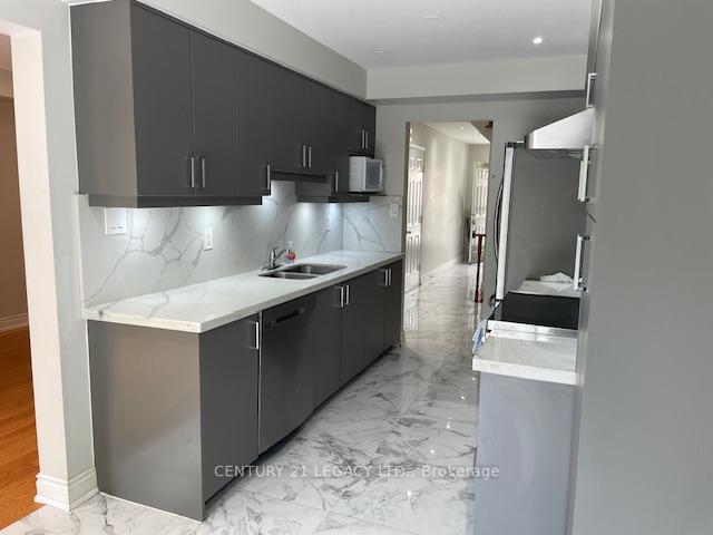 Photo 19 of Unit 27, 10 Cherrytree Drive, Brampton, Fletcher's Creek South — HOMEH