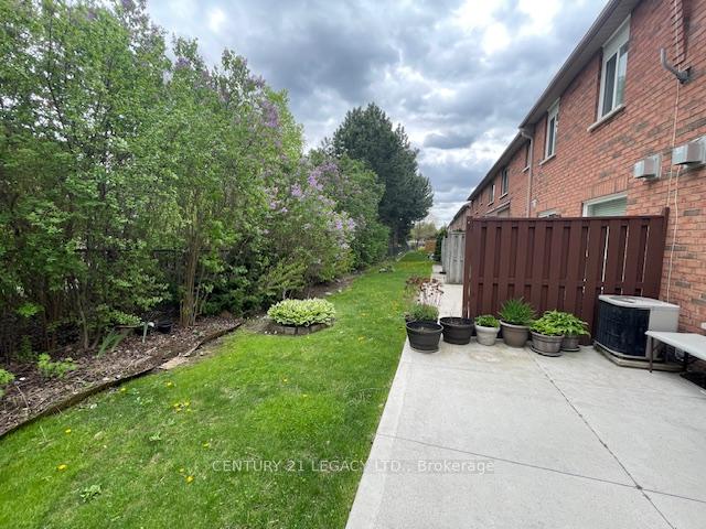 Photo 12 of Unit 27, 10 Cherrytree Drive, Brampton, Fletcher's Creek South — HOMEH