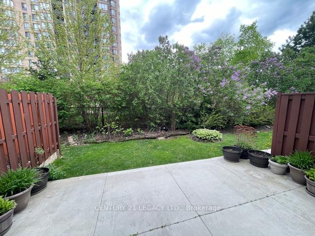 Photo 14 of Unit 27, 10 Cherrytree Drive, Brampton, Fletcher's Creek South — HOMEH