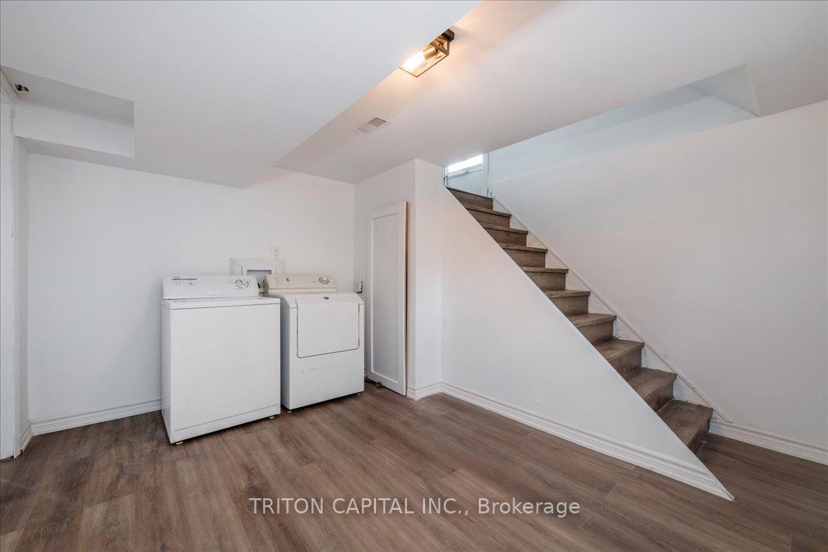 Photo 3 of Unit Lower, 54 Henry Street, Barrie, Lakeshore — HOMEH