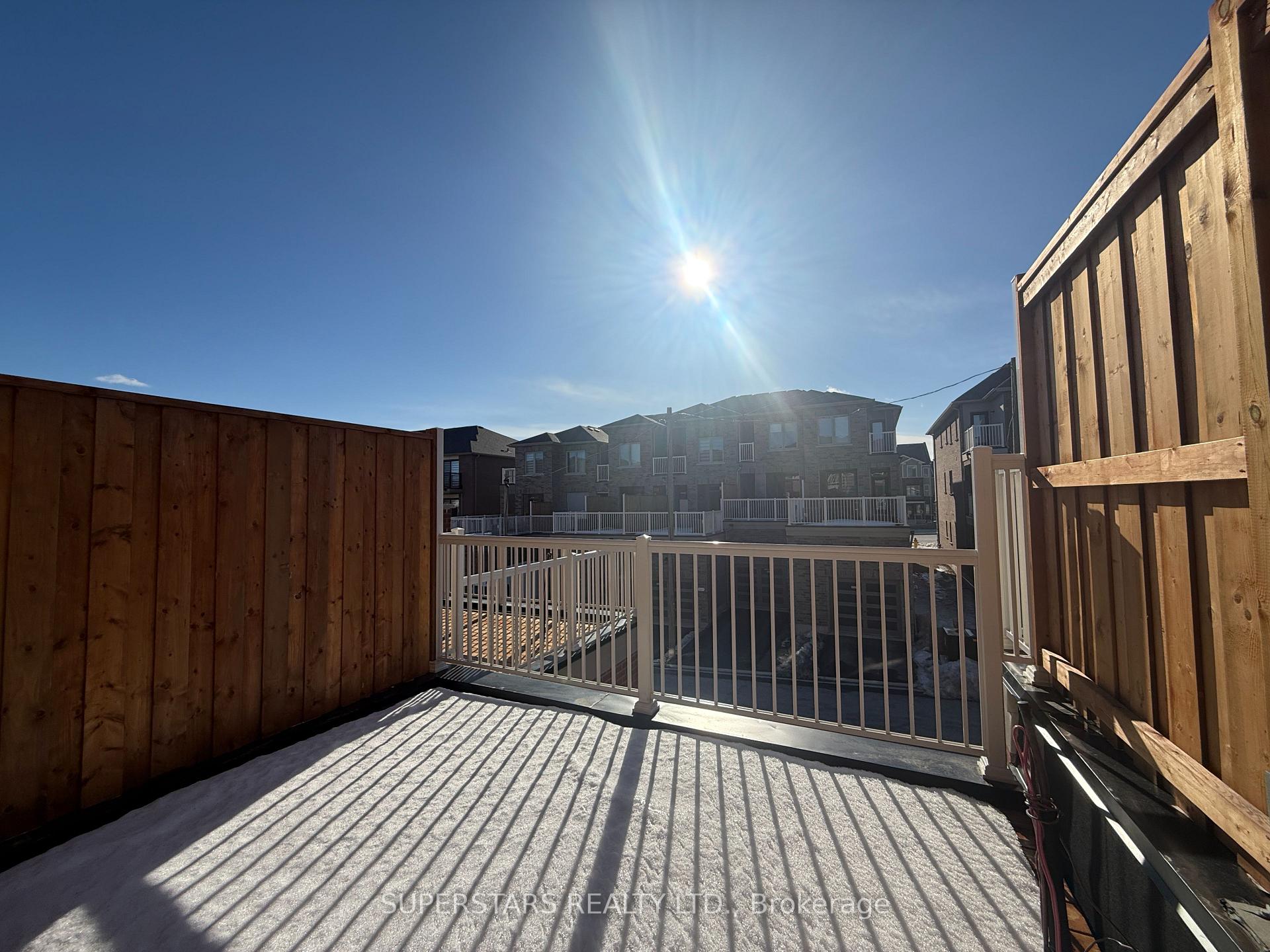 Photo 2 of 929 Crowsnest Hollow, Pickering, Rural Pickering — HOMEH