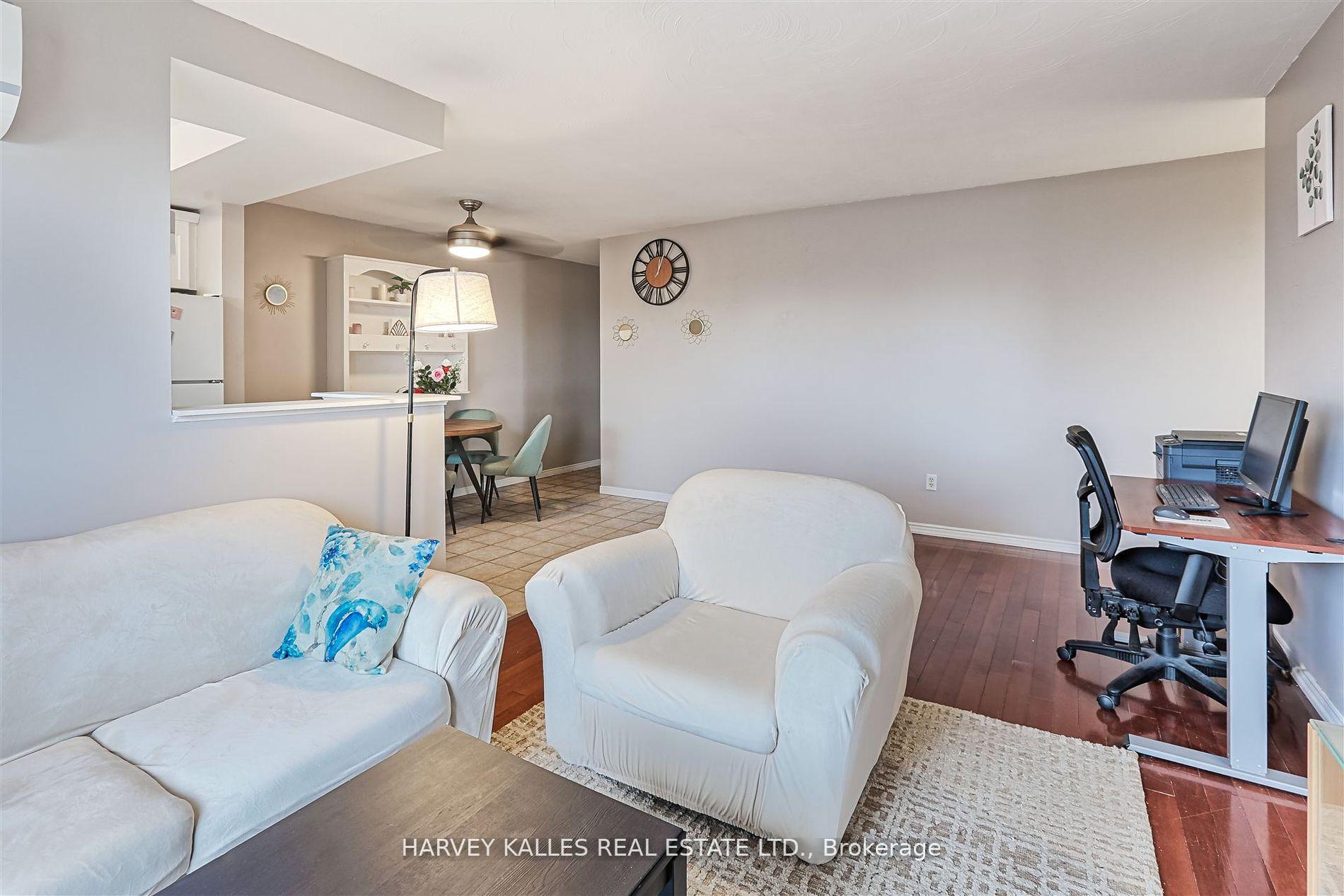 Photo 4 of Unit 45, 2373 King Street E, Hamilton, Glenview — HOMEH