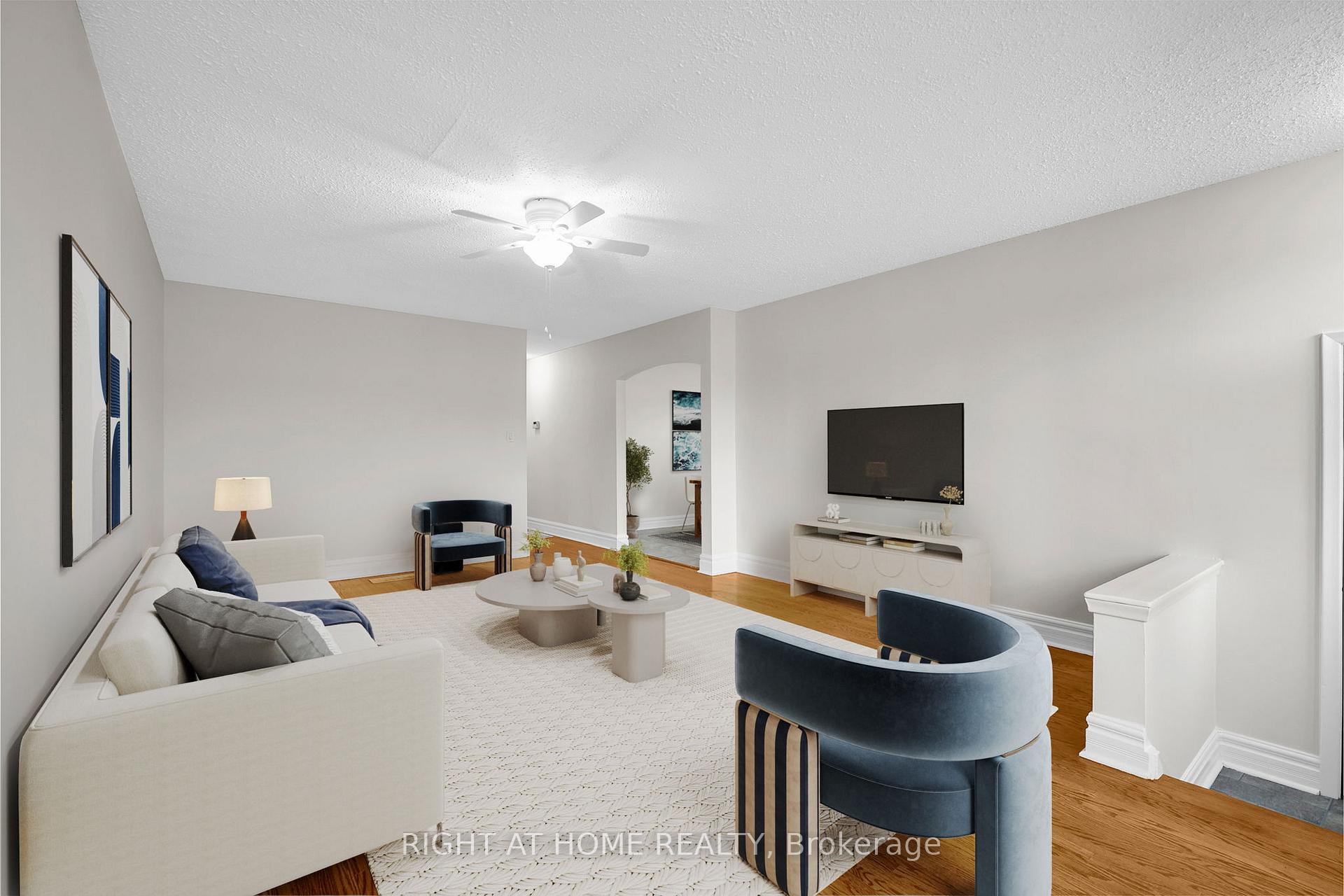 Photo 2 of 304 Dovedale Drive, Whitby, Downtown Whitby — HOMEH