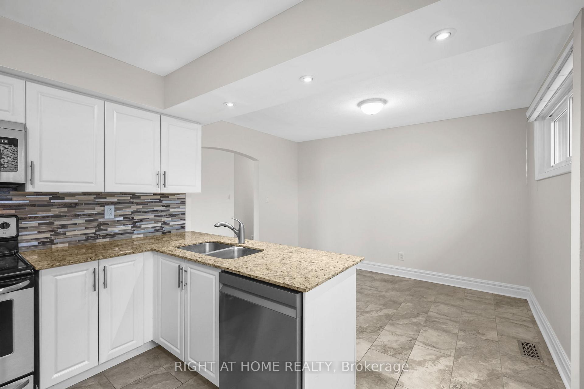 Photo 20 of 304 Dovedale Drive, Whitby, Downtown Whitby — HOMEH