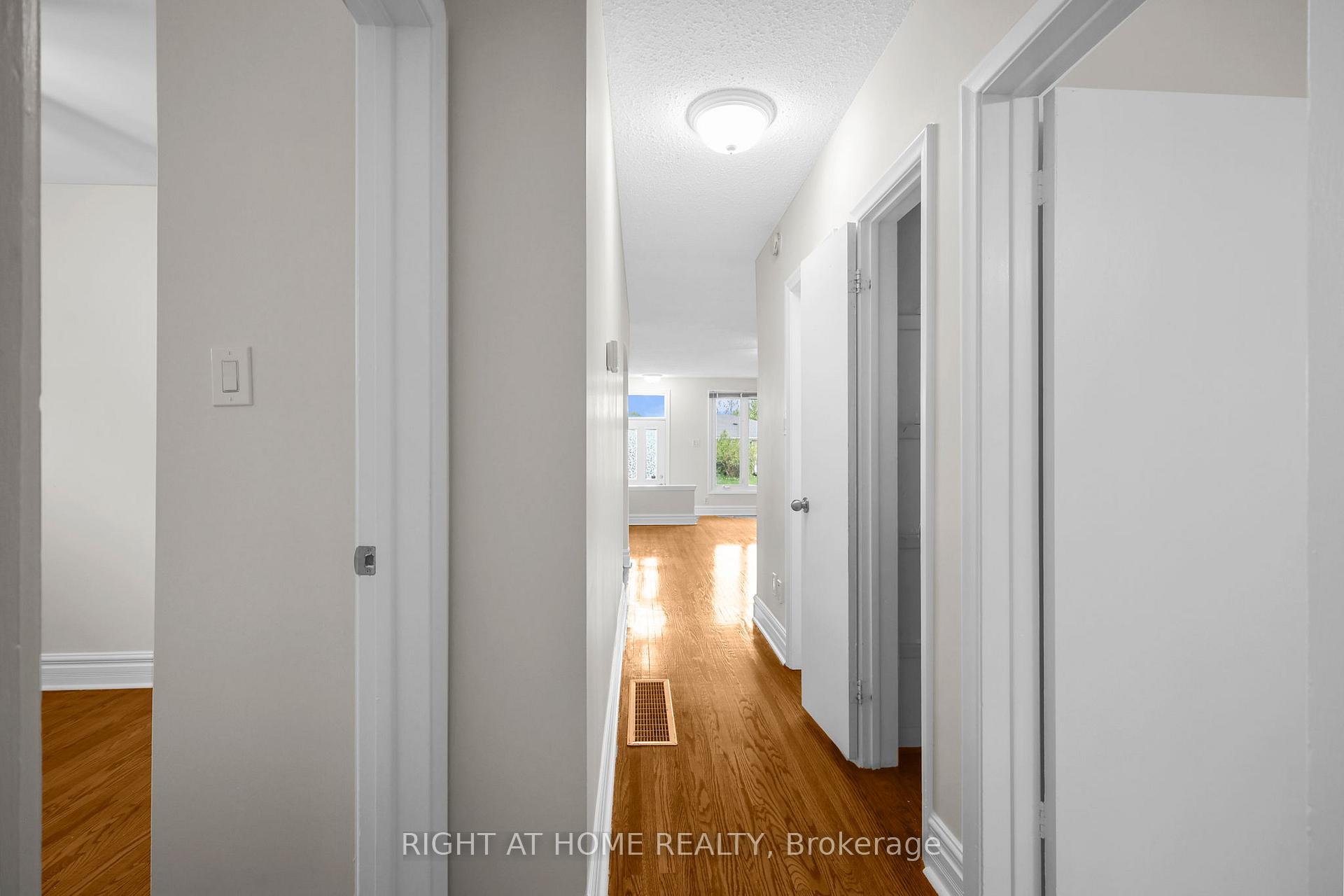 Photo 24 of 304 Dovedale Drive, Whitby, Downtown Whitby — HOMEH