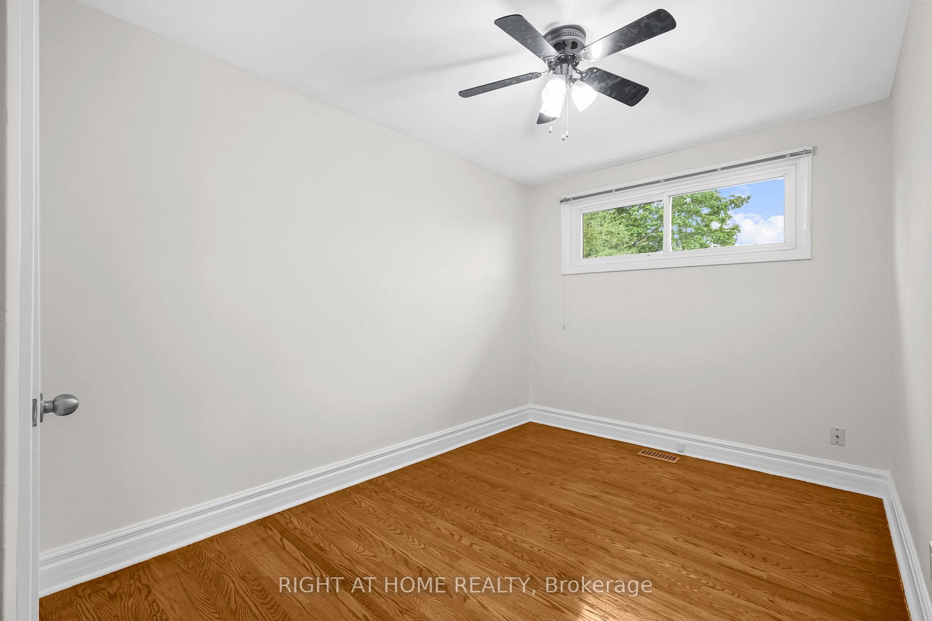 Photo 36 of 304 Dovedale Drive, Whitby, Downtown Whitby — HOMEH