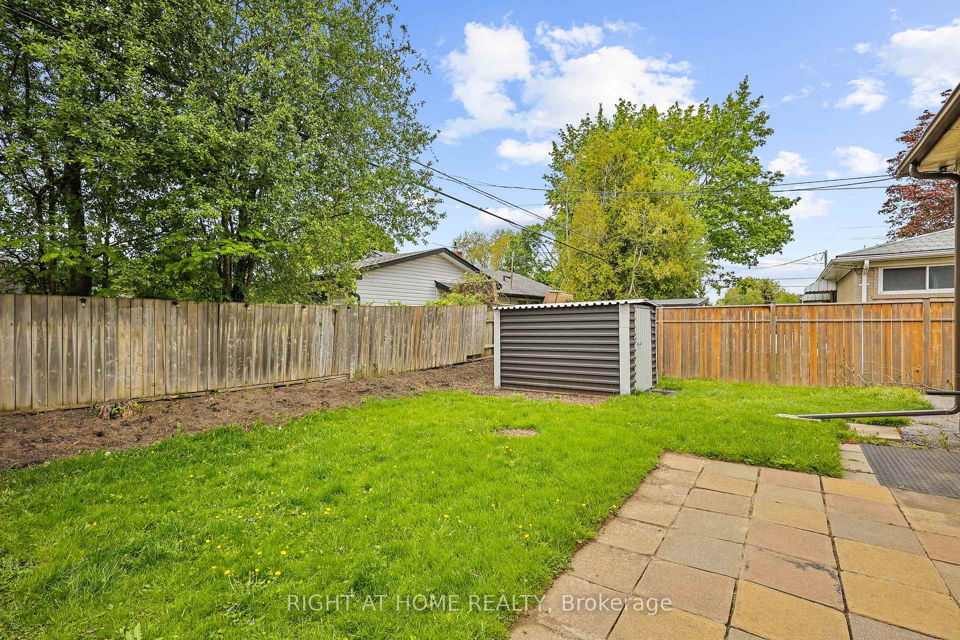 Photo 37 of 304 Dovedale Drive, Whitby, Downtown Whitby — HOMEH