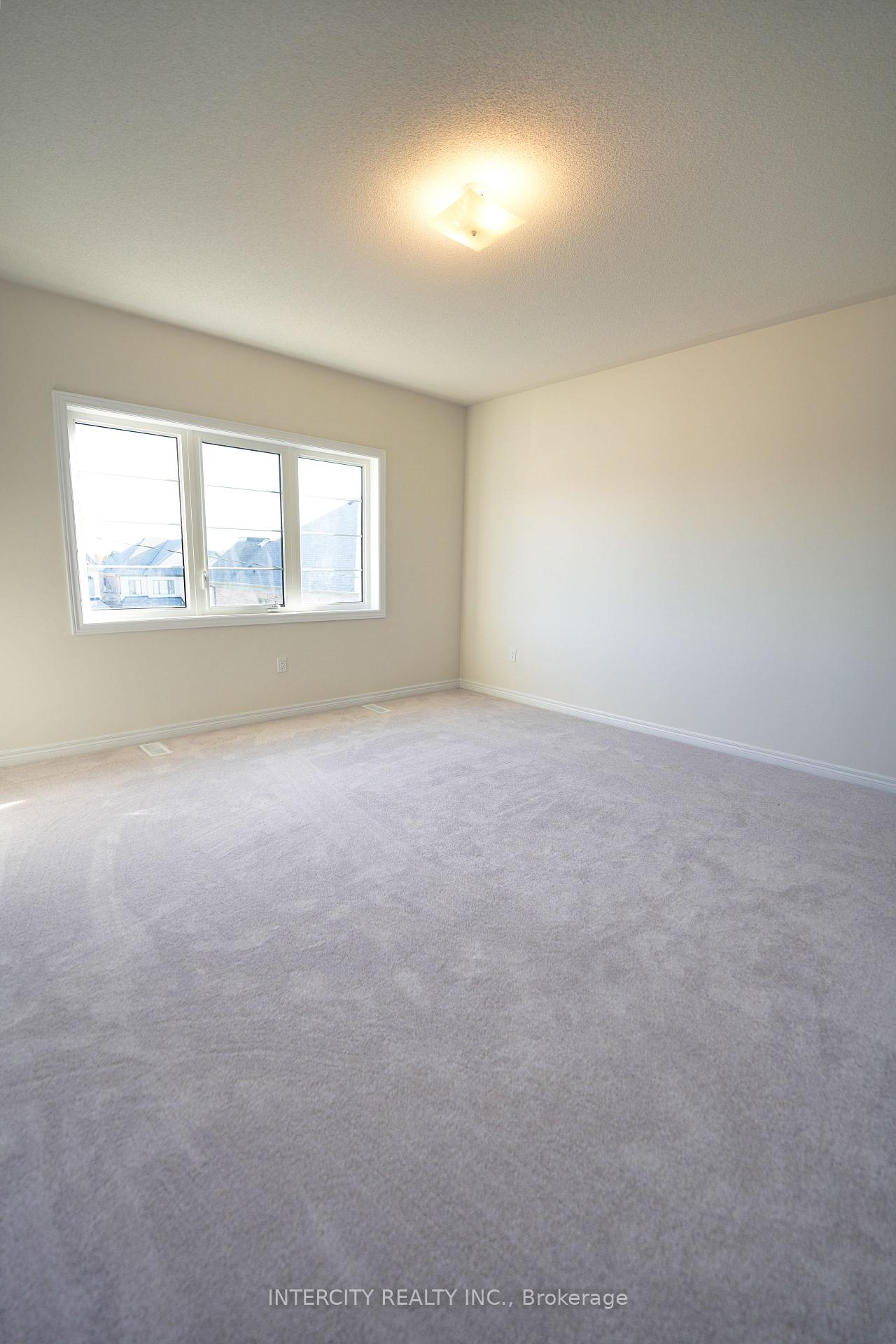 Photo 13 of 21 Sapwood Crescent, Brampton, Snelgrove — HOMEH