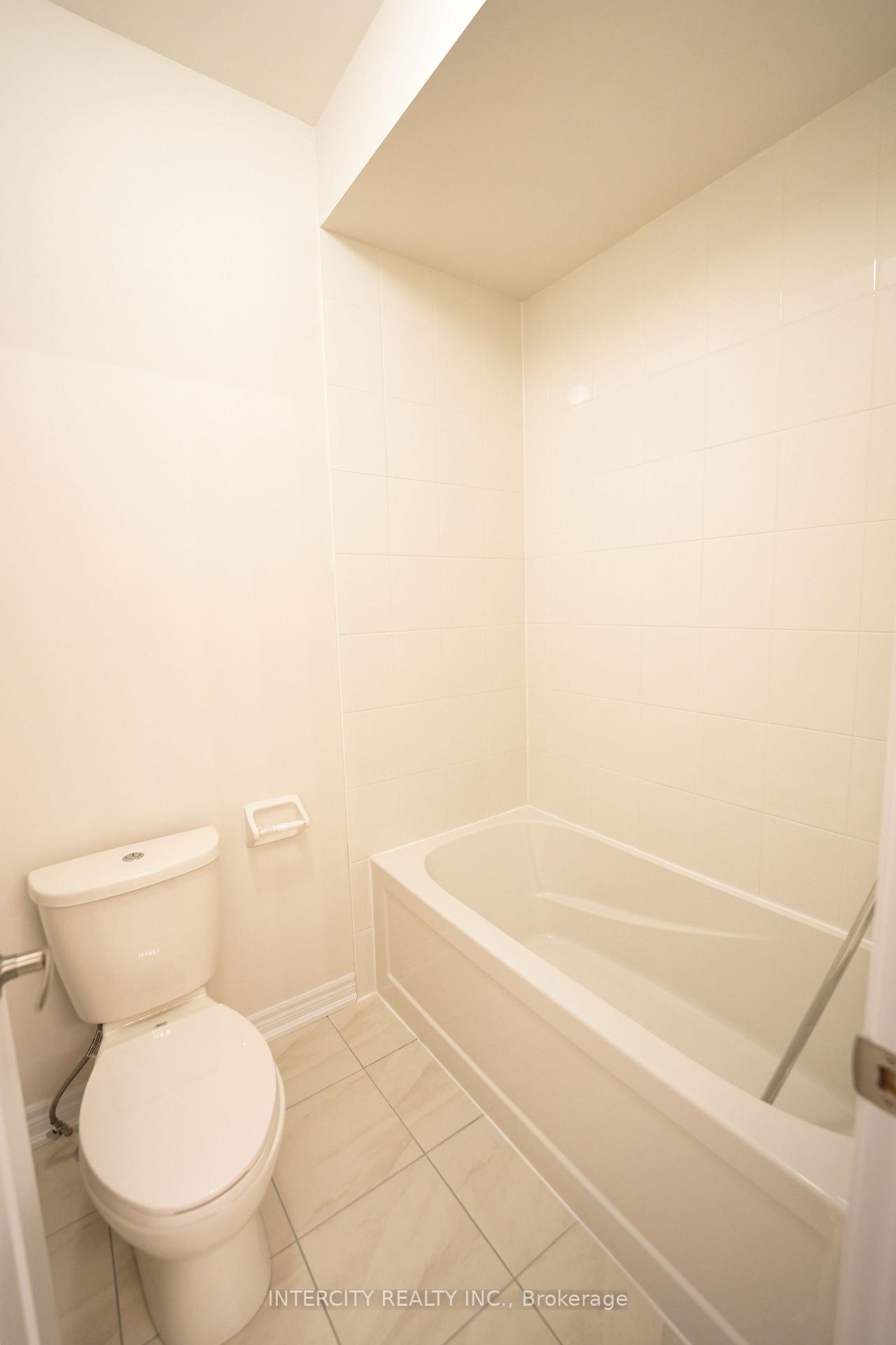 Photo 12 of 21 Sapwood Crescent, Brampton, Snelgrove — HOMEH