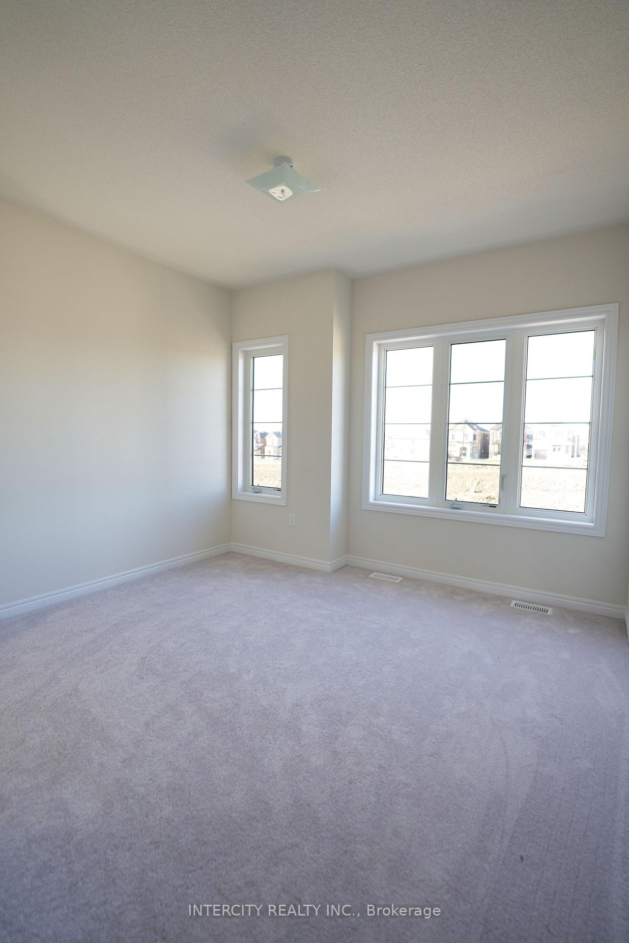 Photo 19 of 21 Sapwood Crescent, Brampton, Snelgrove — HOMEH