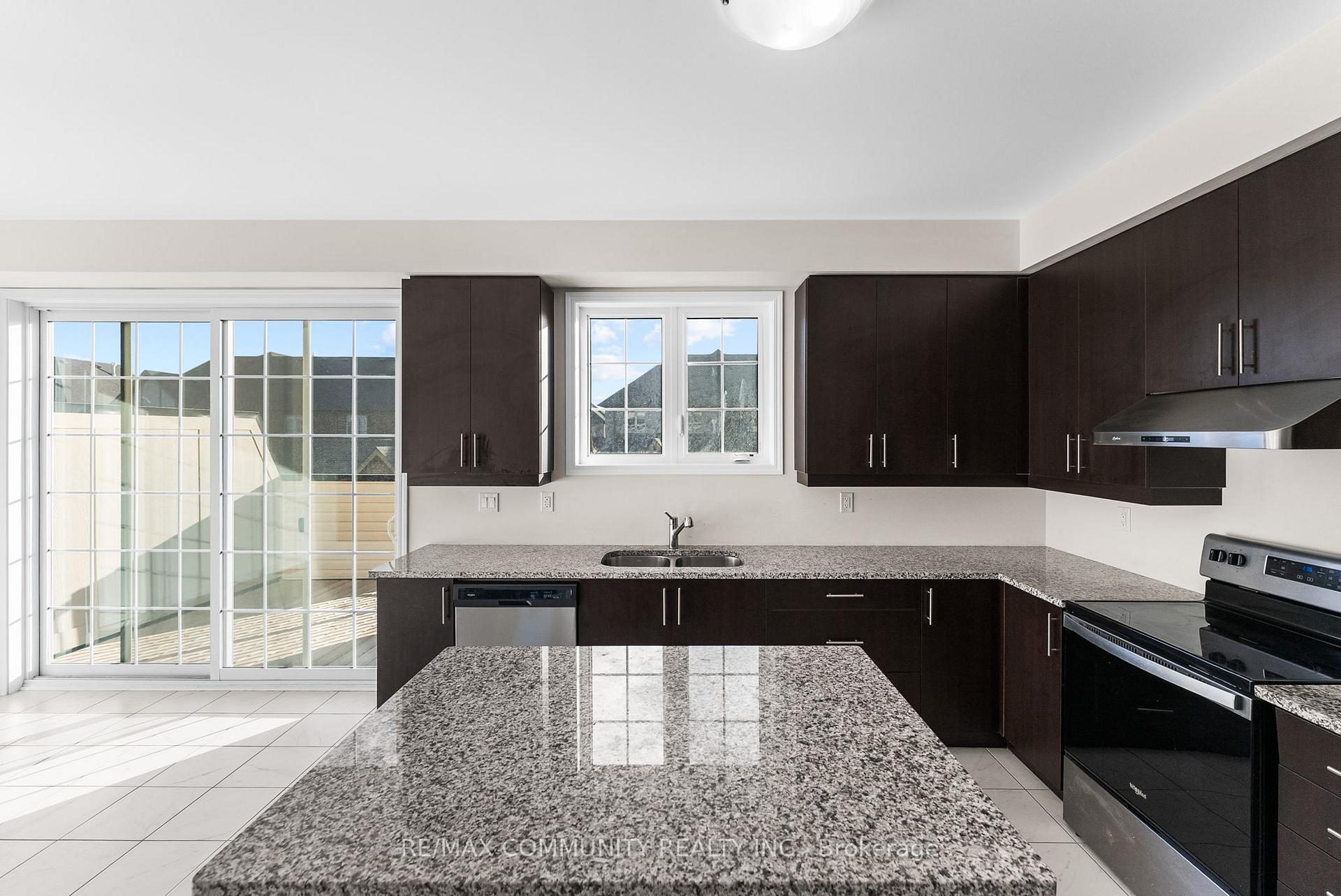 Photo 10 of 314 Coronation Road, Whitby, Rural Whitby — HOMEH
