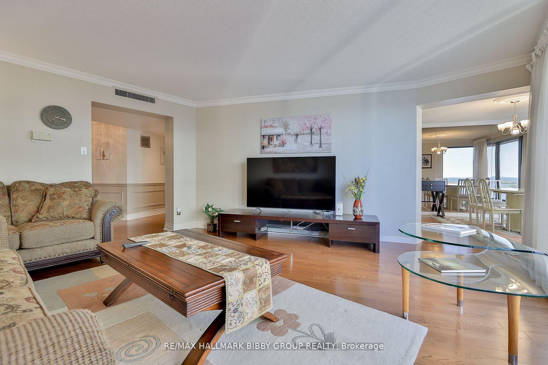 Photo 3 of Unit 3006, 65 Harbour Square, Toronto, Waterfront Communities — HOMEH