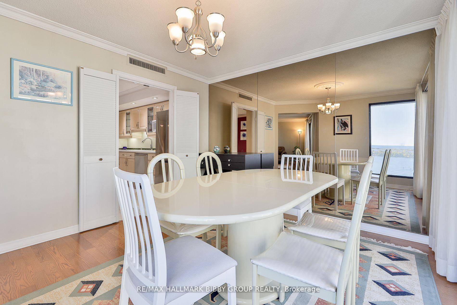Photo 4 of Unit 3006, 65 Harbour Square, Toronto, Waterfront Communities — HOMEH