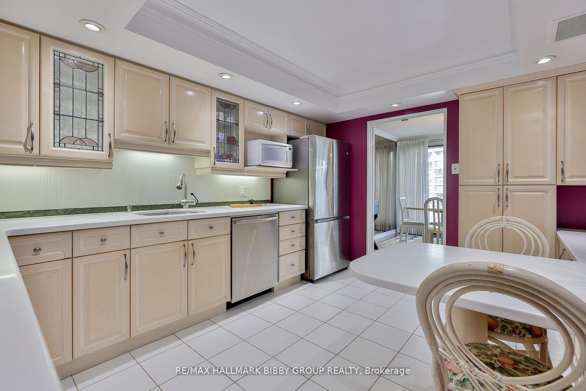 Photo 11 of Unit 3006, 65 Harbour Square, Toronto, Waterfront Communities — HOMEH