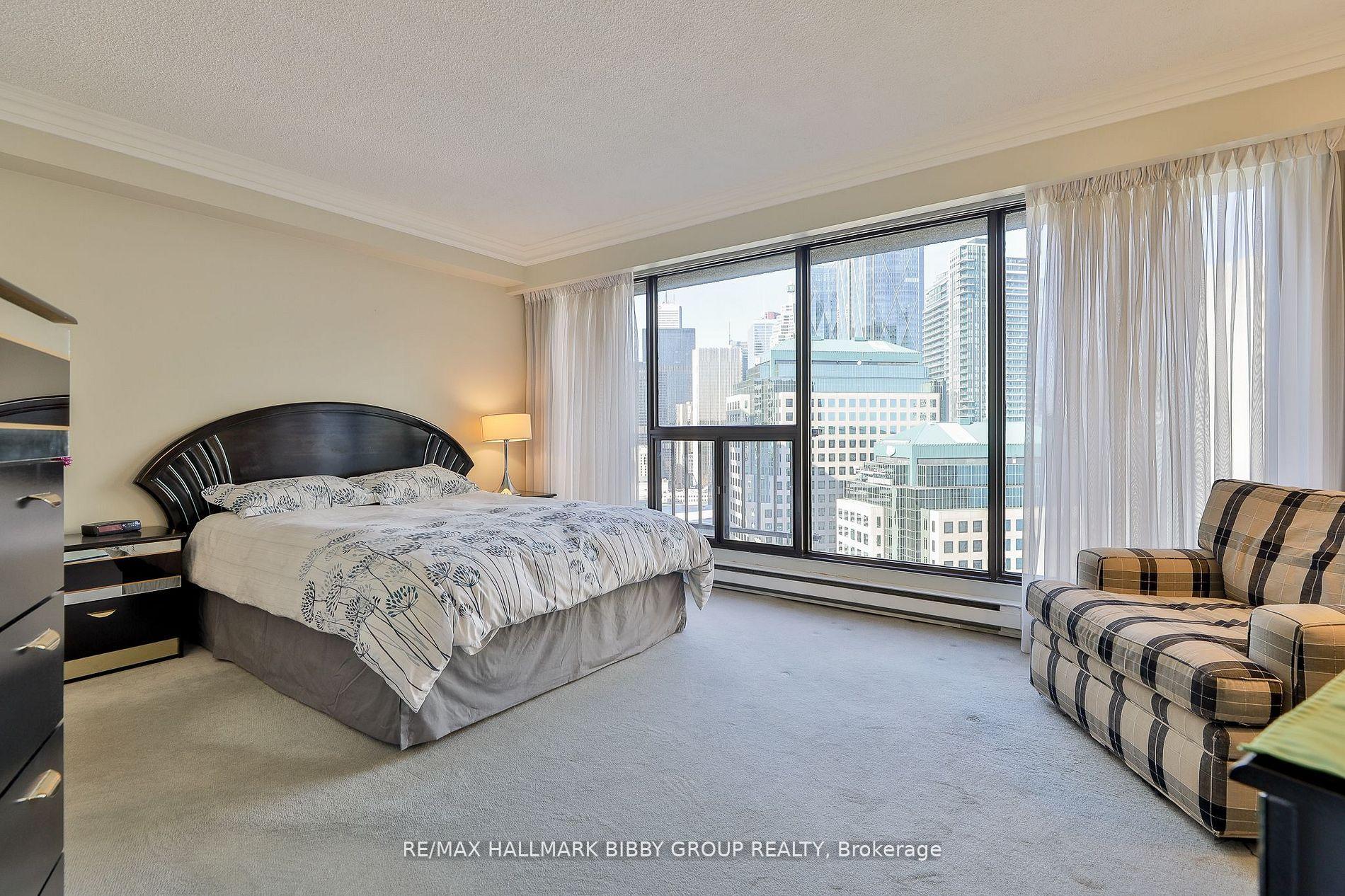 Photo 9 of Unit 3006, 65 Harbour Square, Toronto, Waterfront Communities — HOMEH