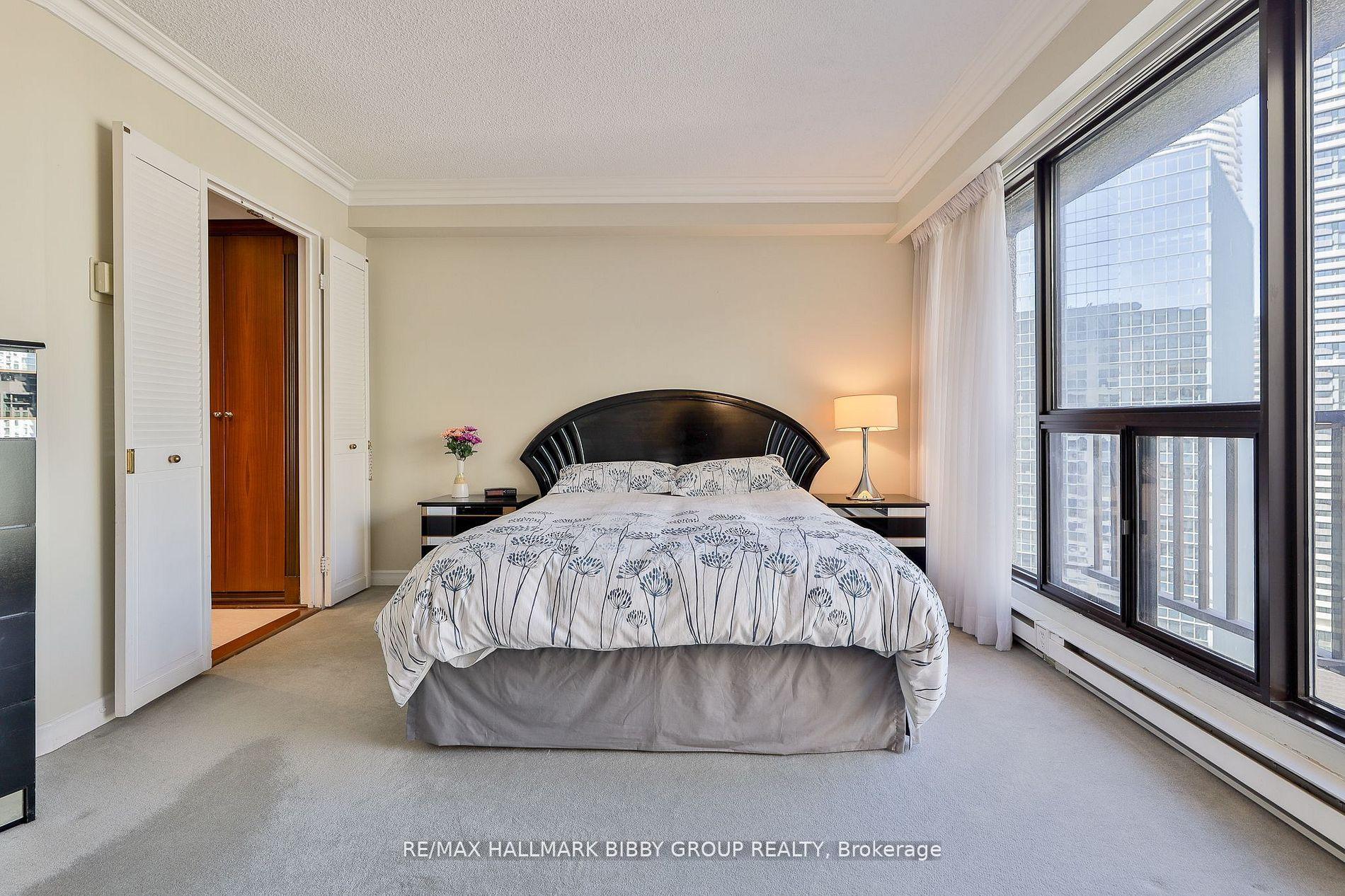 Photo 12 of Unit 3006, 65 Harbour Square, Toronto, Waterfront Communities — HOMEH