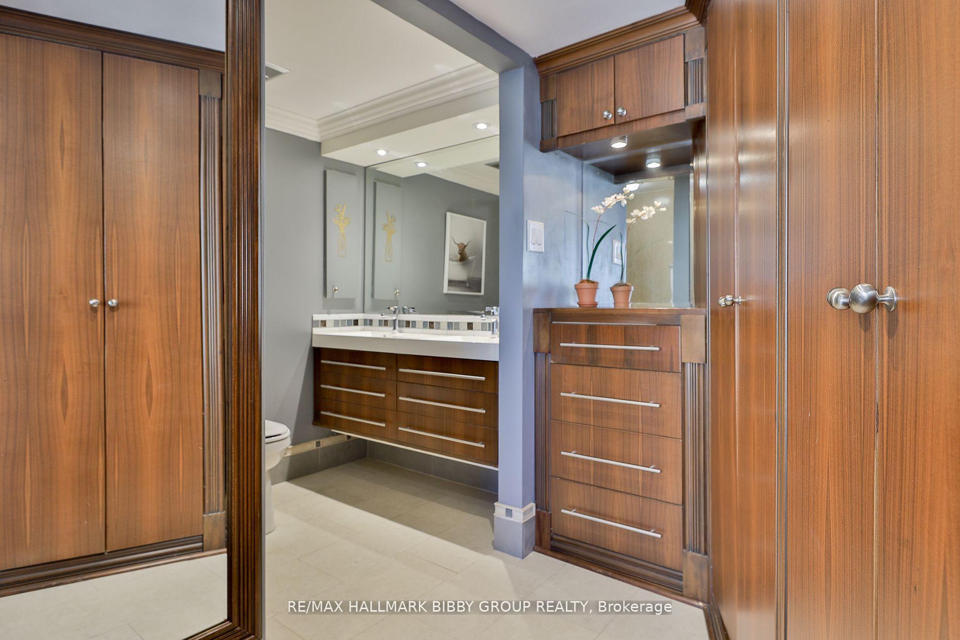 Photo 17 of Unit 3006, 65 Harbour Square, Toronto, Waterfront Communities — HOMEH
