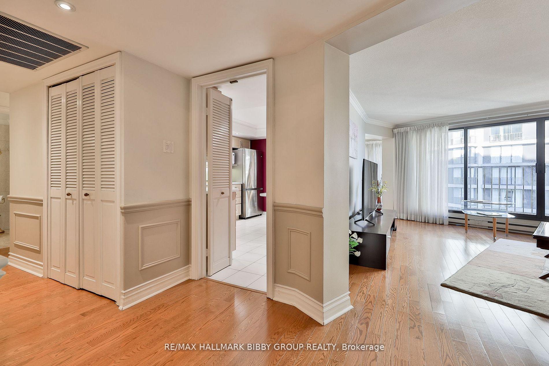 Photo 18 of Unit 3006, 65 Harbour Square, Toronto, Waterfront Communities — HOMEH