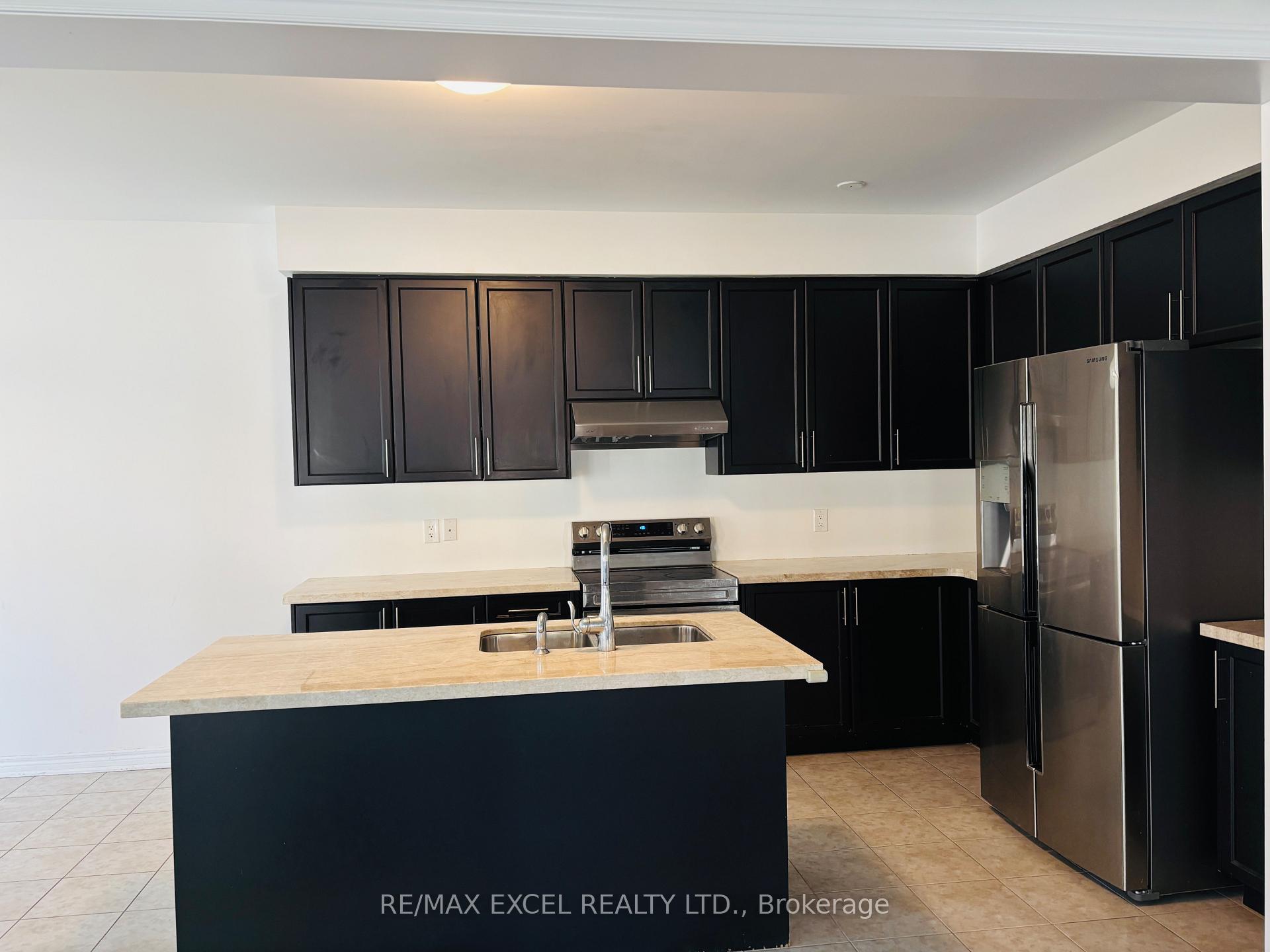 Photo 17 of 2 Christian Ritter Drive, Markham, Berczy — HOMEH