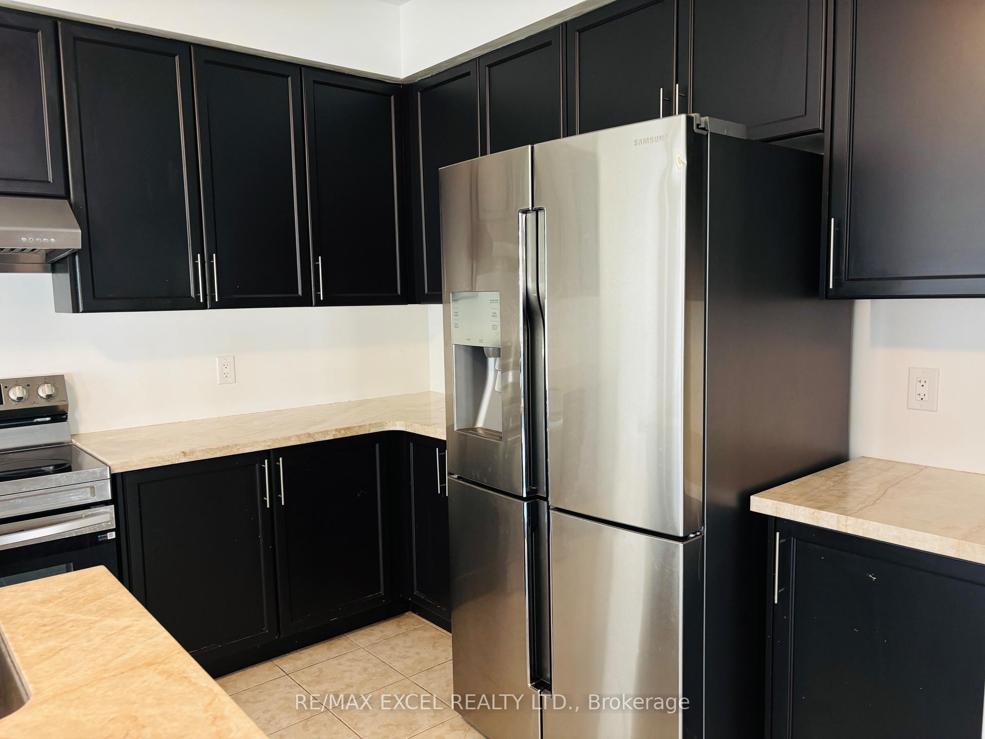 Photo 8 of 2 Christian Ritter Drive, Markham, Berczy — HOMEH