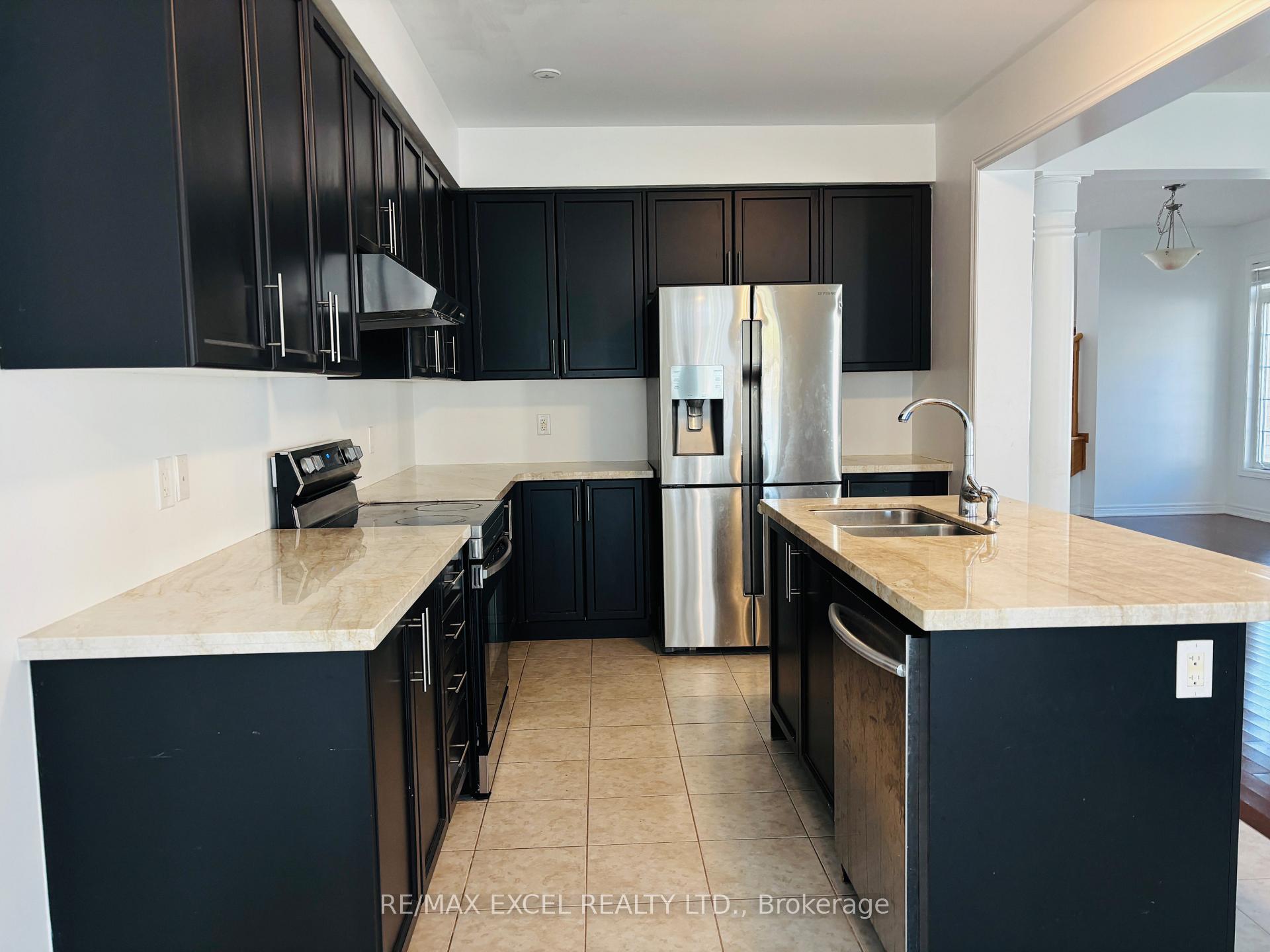 Photo 11 of 2 Christian Ritter Drive, Markham, Berczy — HOMEH