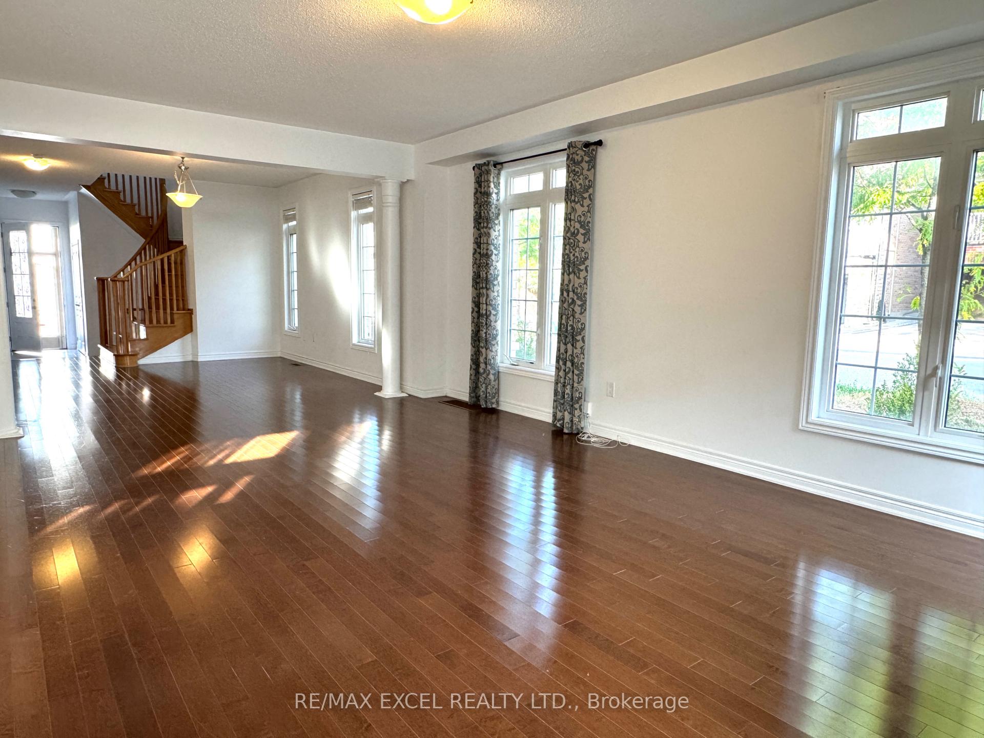 Photo 19 of 2 Christian Ritter Drive, Markham, Berczy — HOMEH