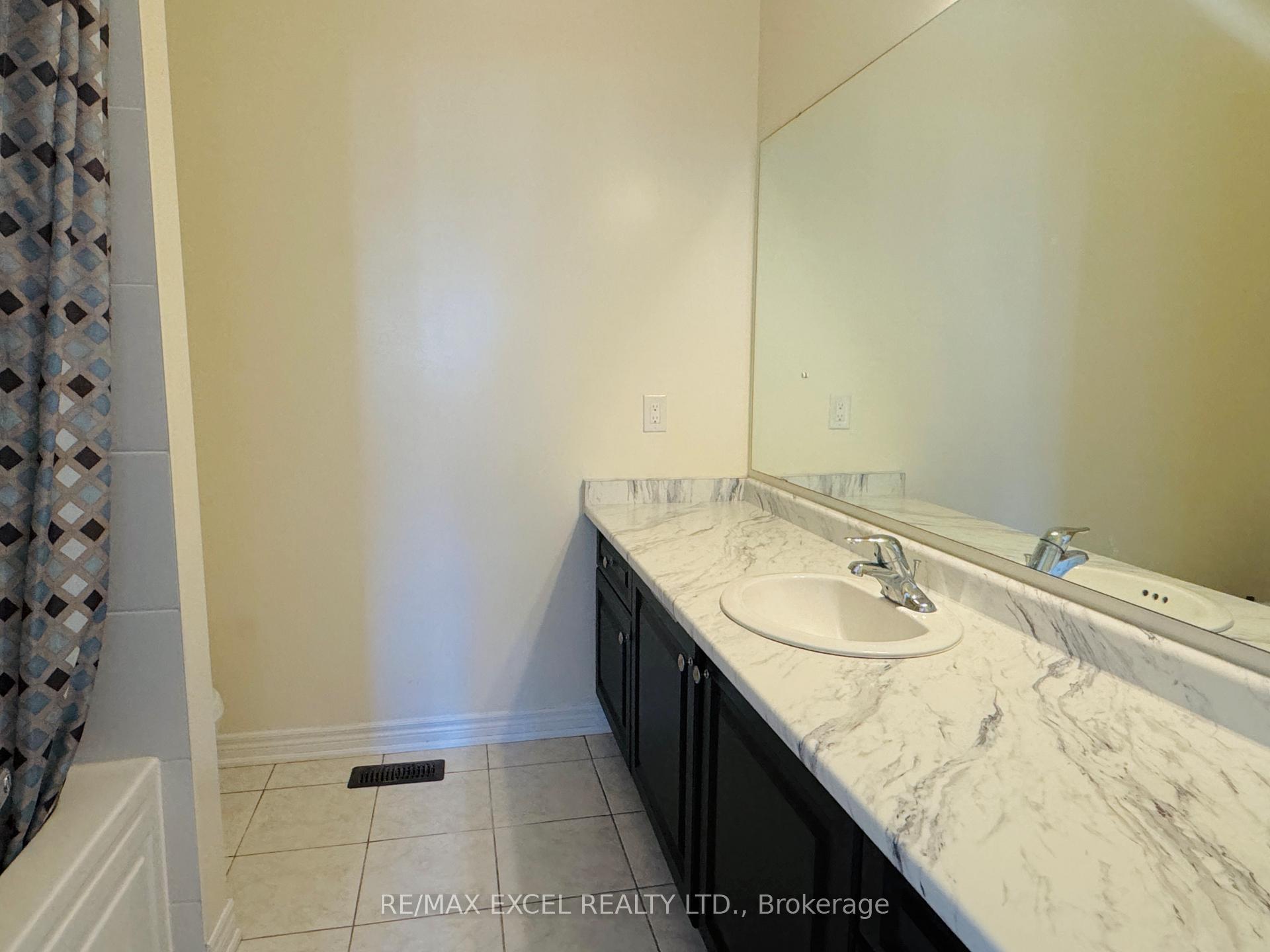 Photo 22 of 2 Christian Ritter Drive, Markham, Berczy — HOMEH