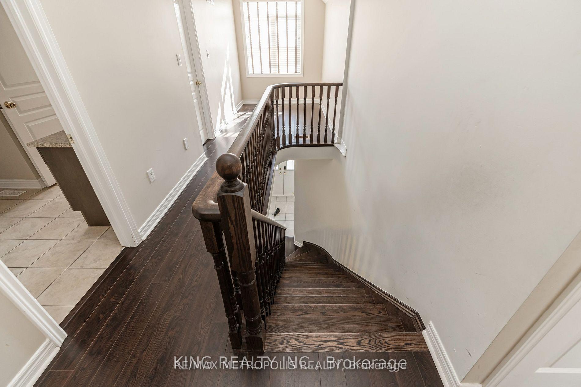 Photo 23 of Unit Main, 8 Overglen Court, Brampton, Credit Valley — HOMEH