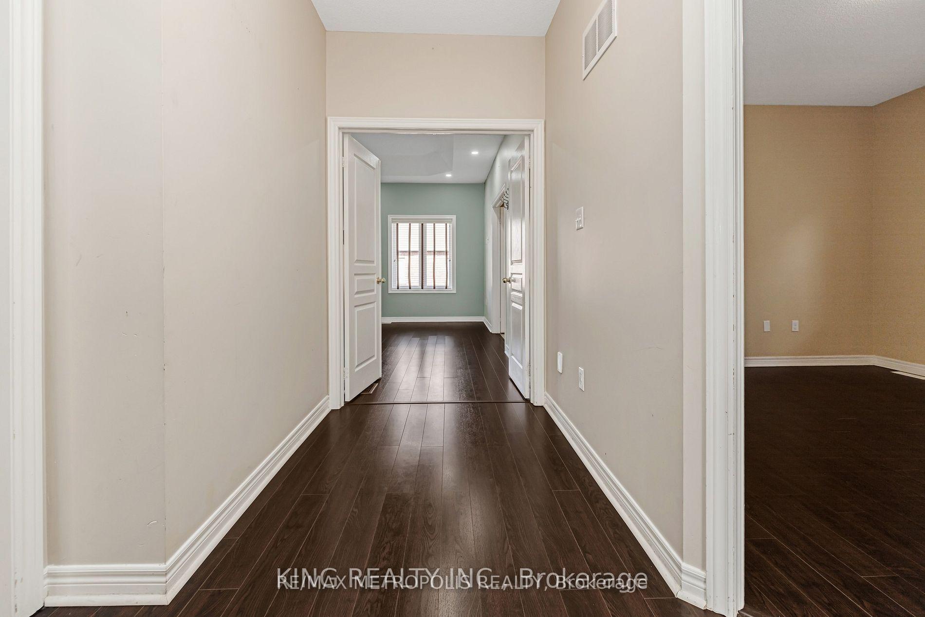 Photo 15 of Unit Main, 8 Overglen Court, Brampton, Credit Valley — HOMEH